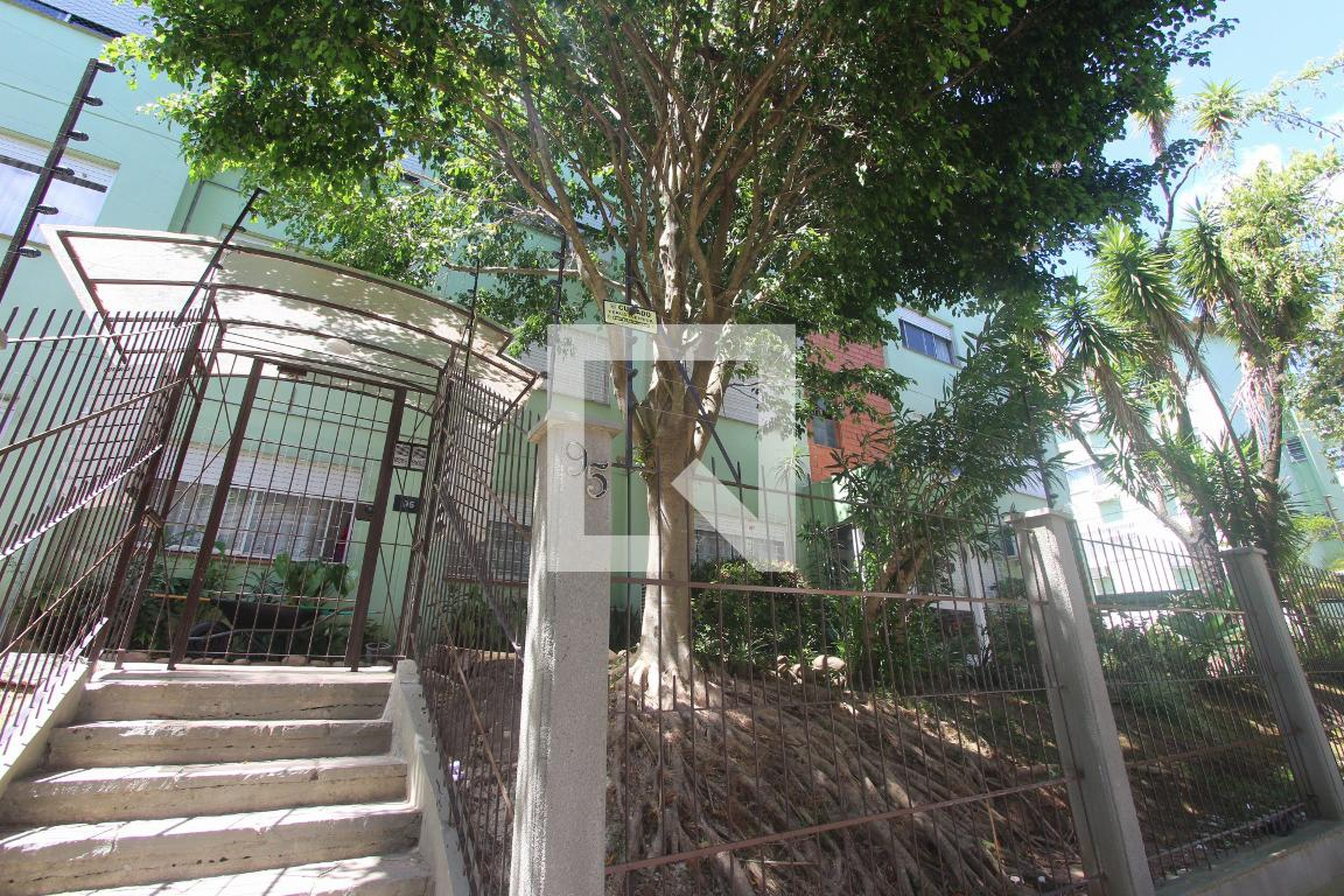 Fachada do Condomínio Condomínio em Rua Congonhas, 95