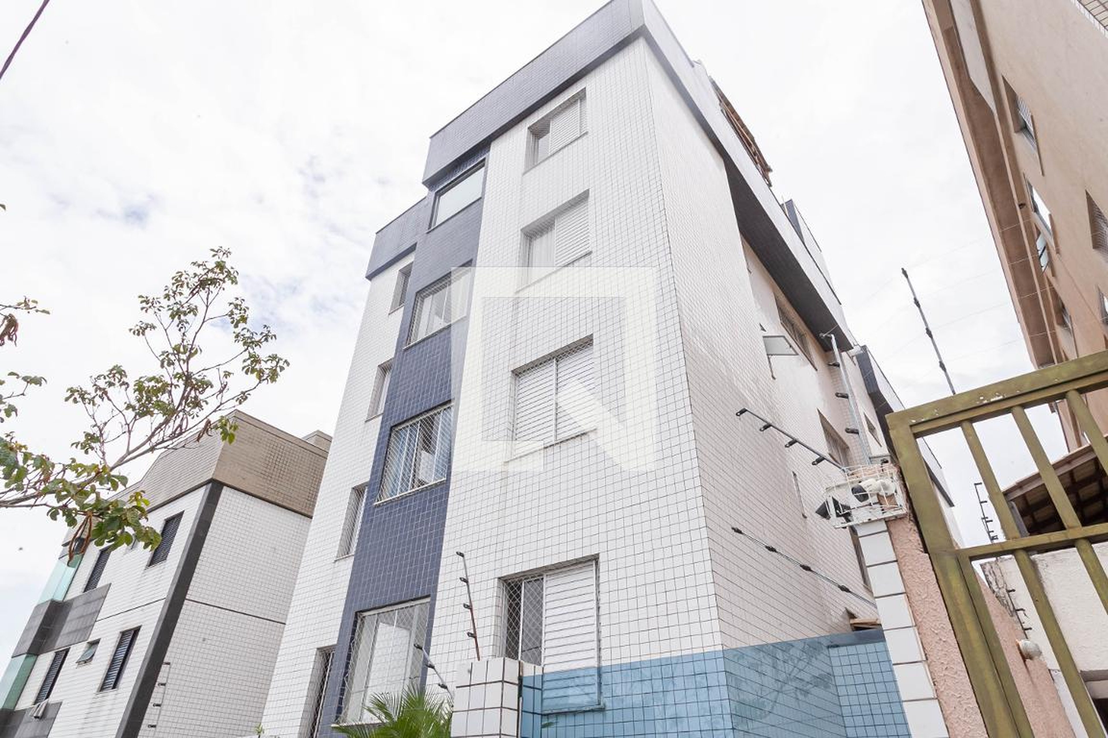 Fachada do prédio Condomínio em Avenida Maurete José dos Santos, 95