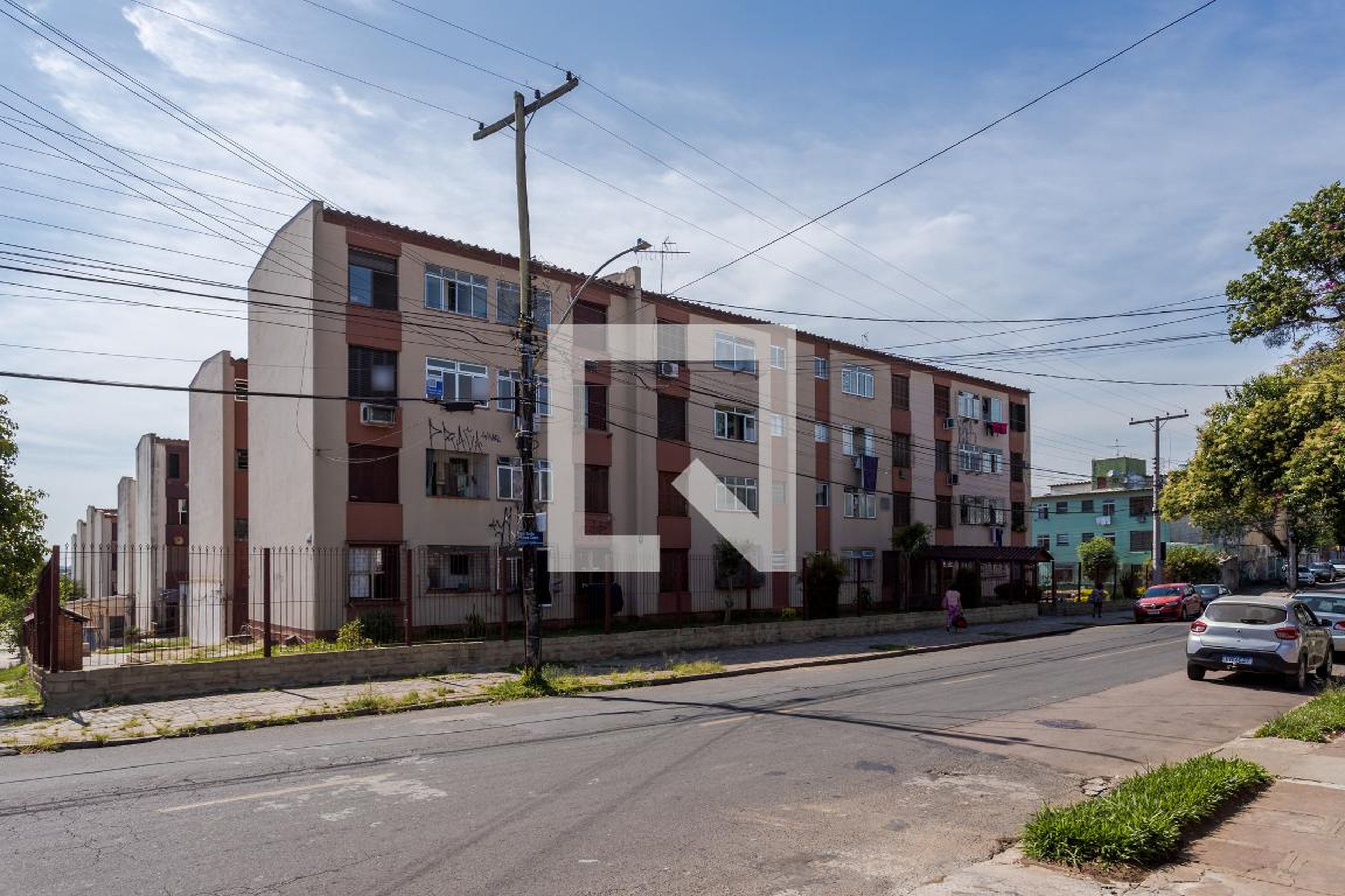 Fachada Condomínio em Rua Luís César Leal, 45