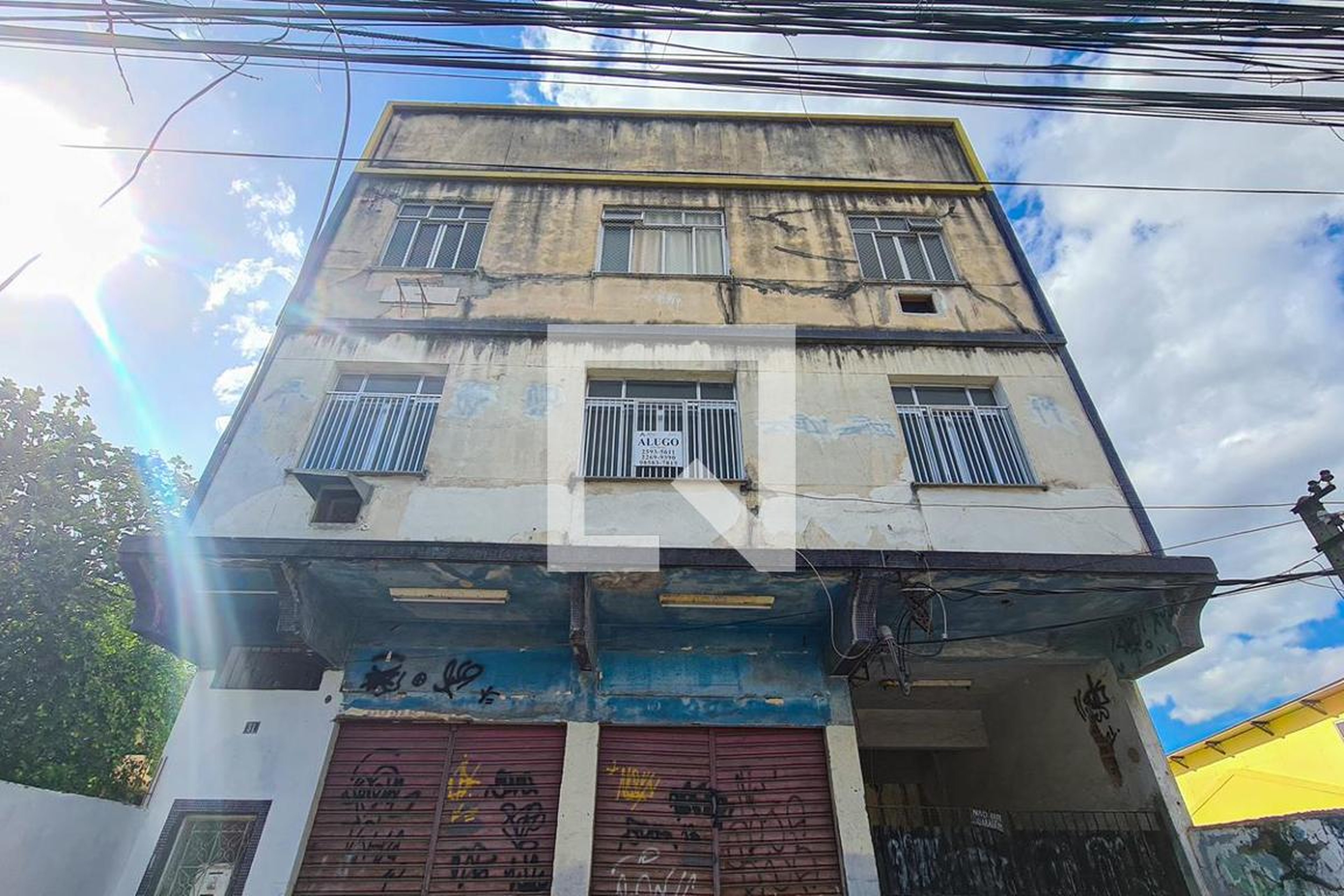 Fachada Condomínio em Rua Vírgem Peregrina, 51