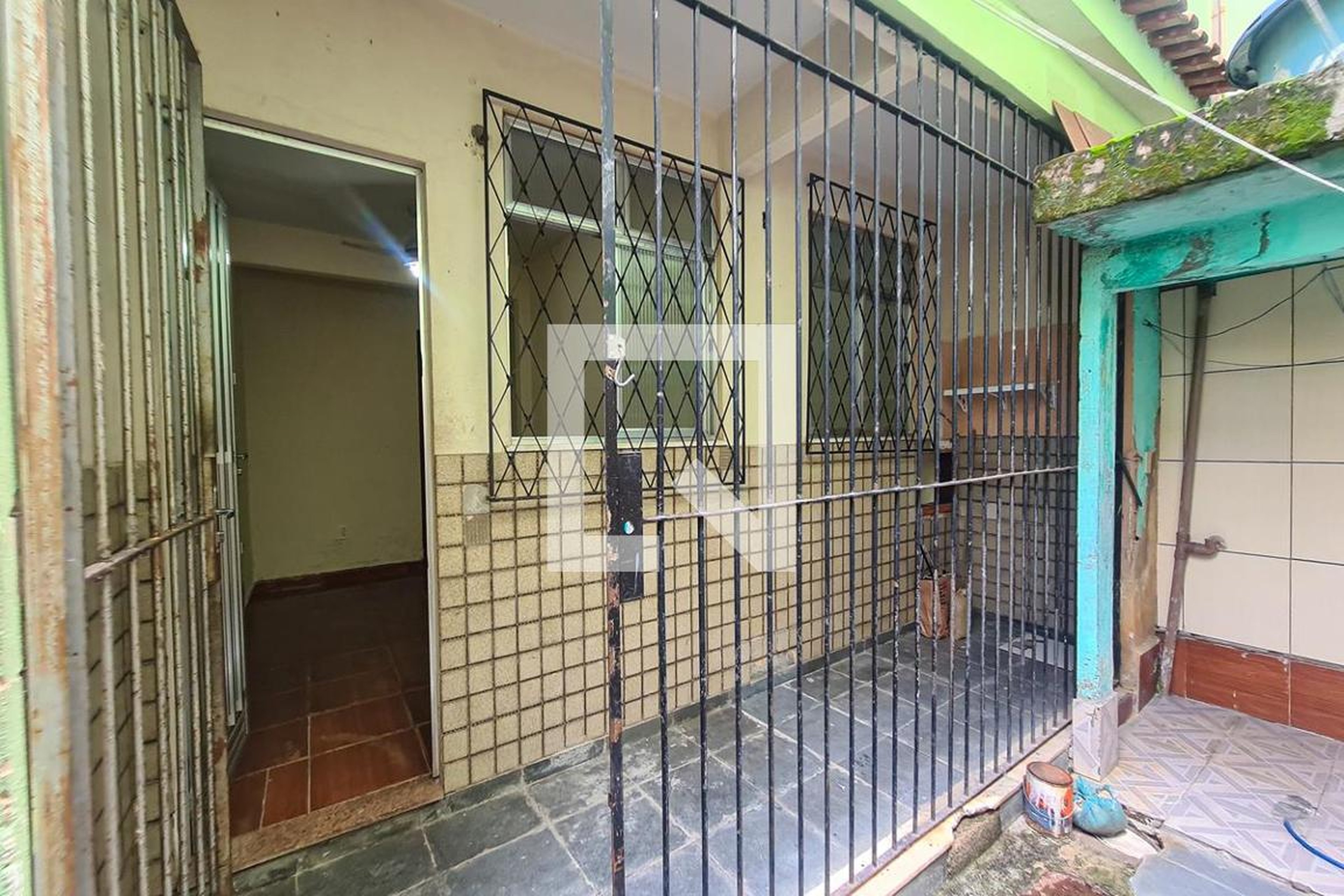 Fachada Condomínio em Rua Ada, 241