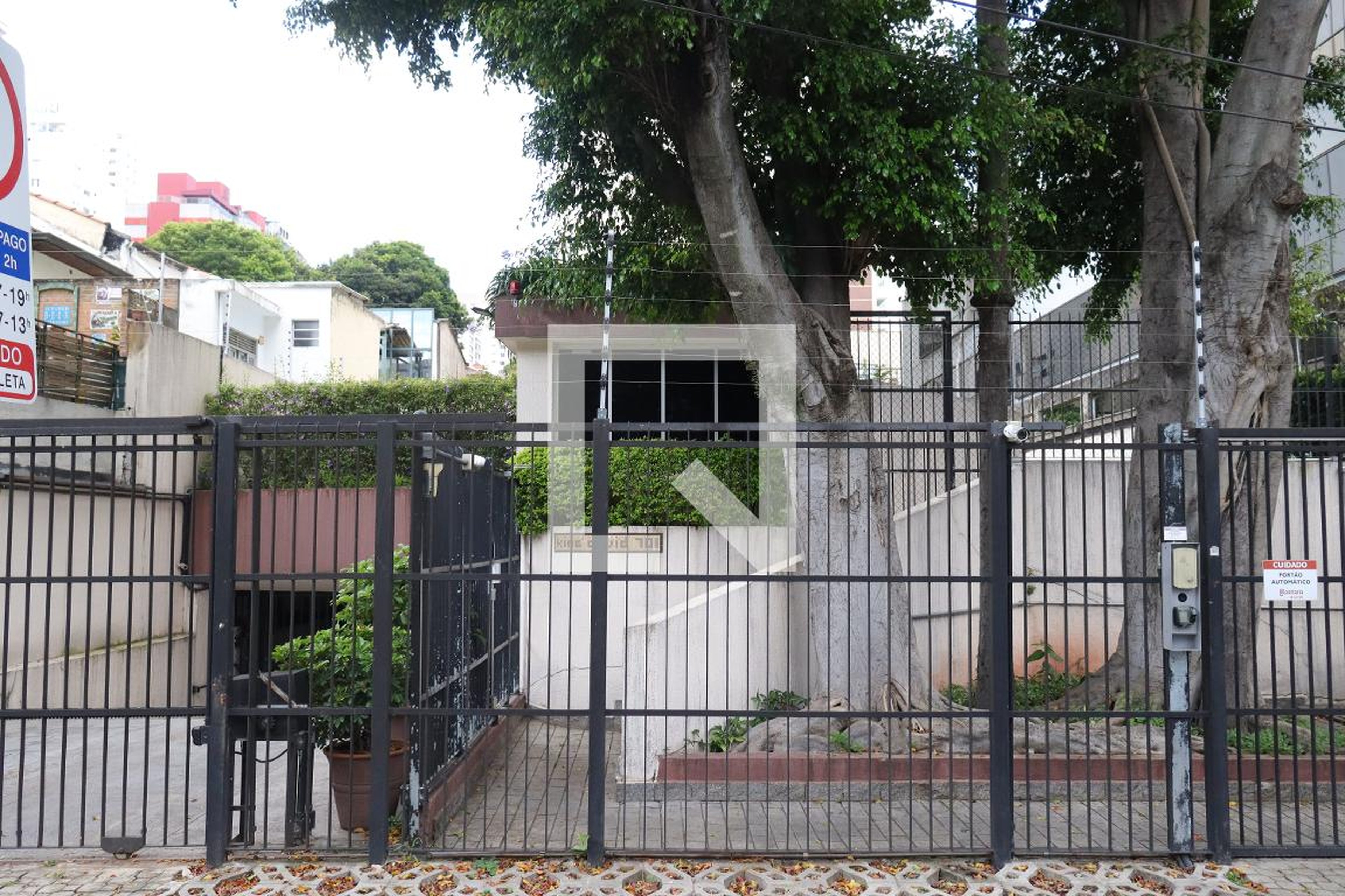 Fachada Condomínio em Rua Estado de Israel, 702