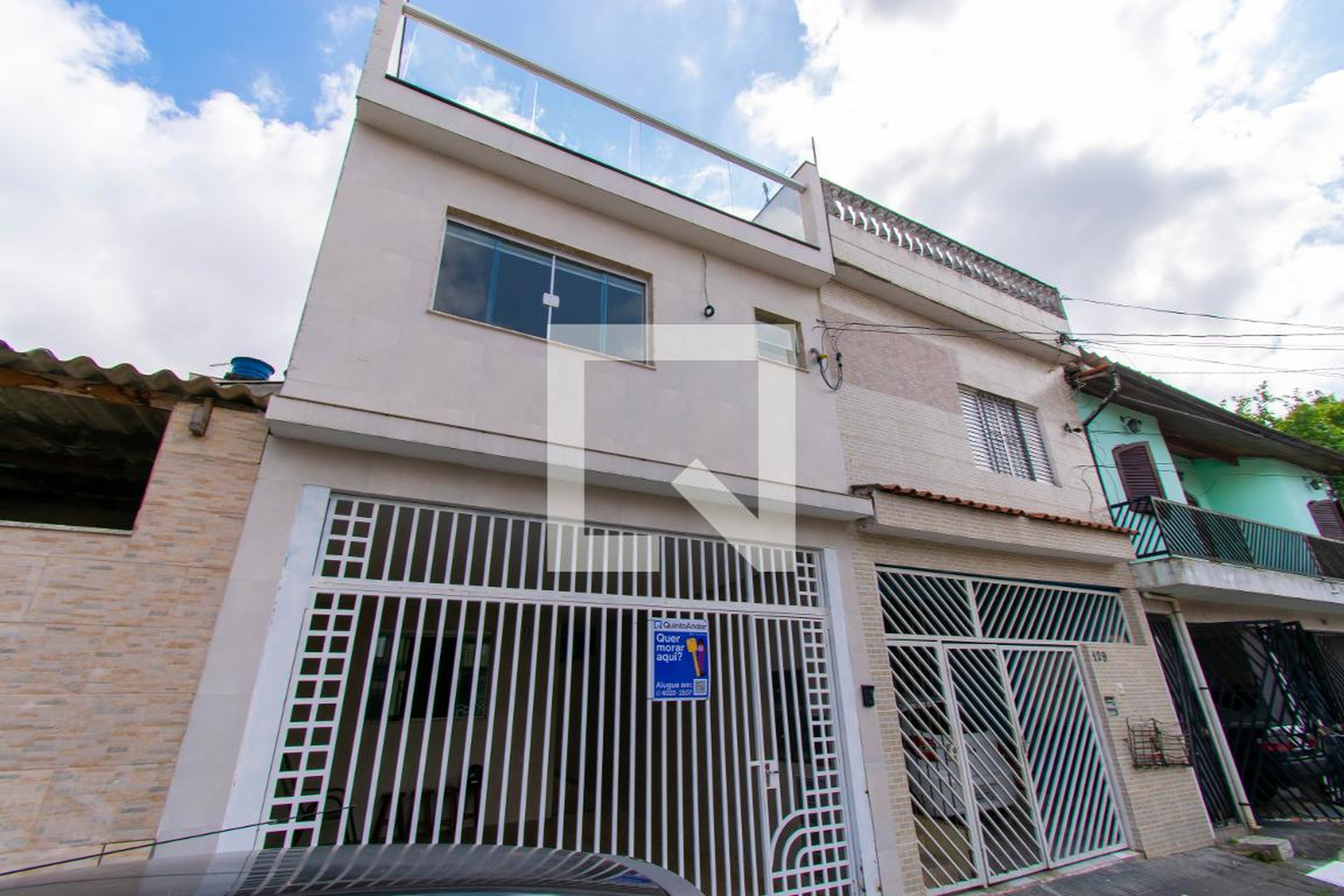 Fachada Condomínio em Rua Primeira Cruz, 129