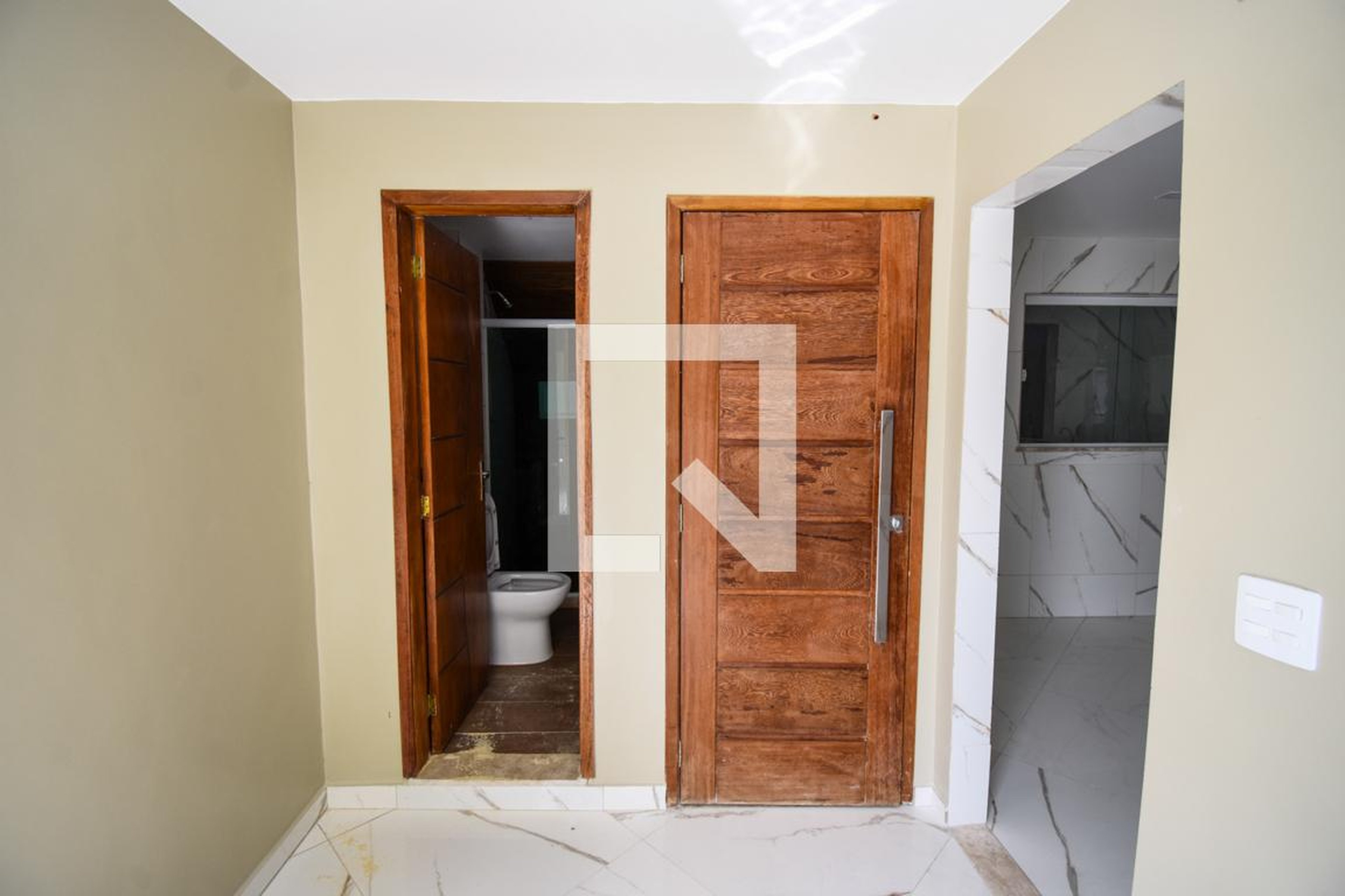 Hall Condomínio em Rua Estevão Silva, 142