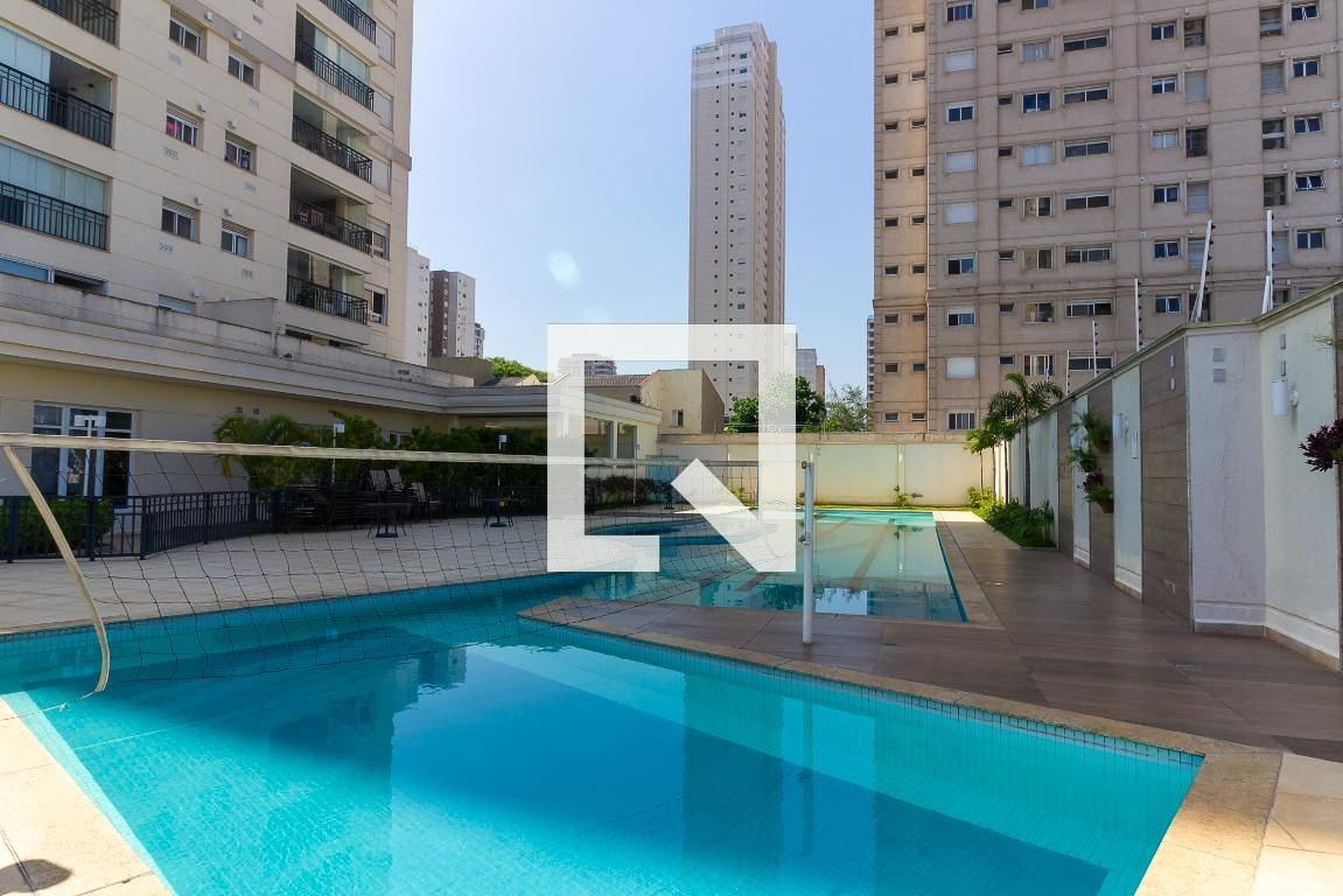 Piscina - Scène Vila Romana