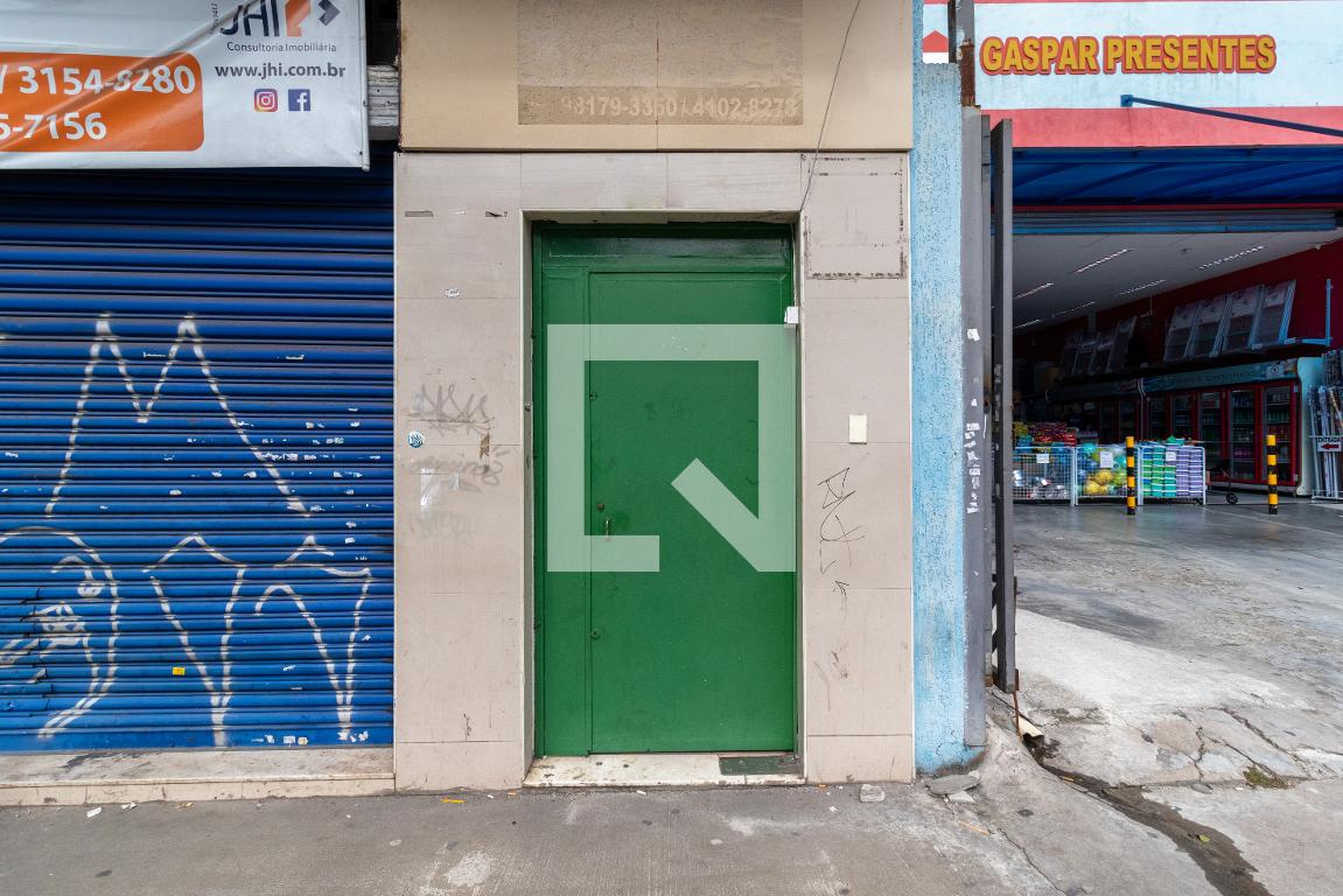 Fachada do Condomínio Condomínio em Rua Voluntários da Pátria, 1631