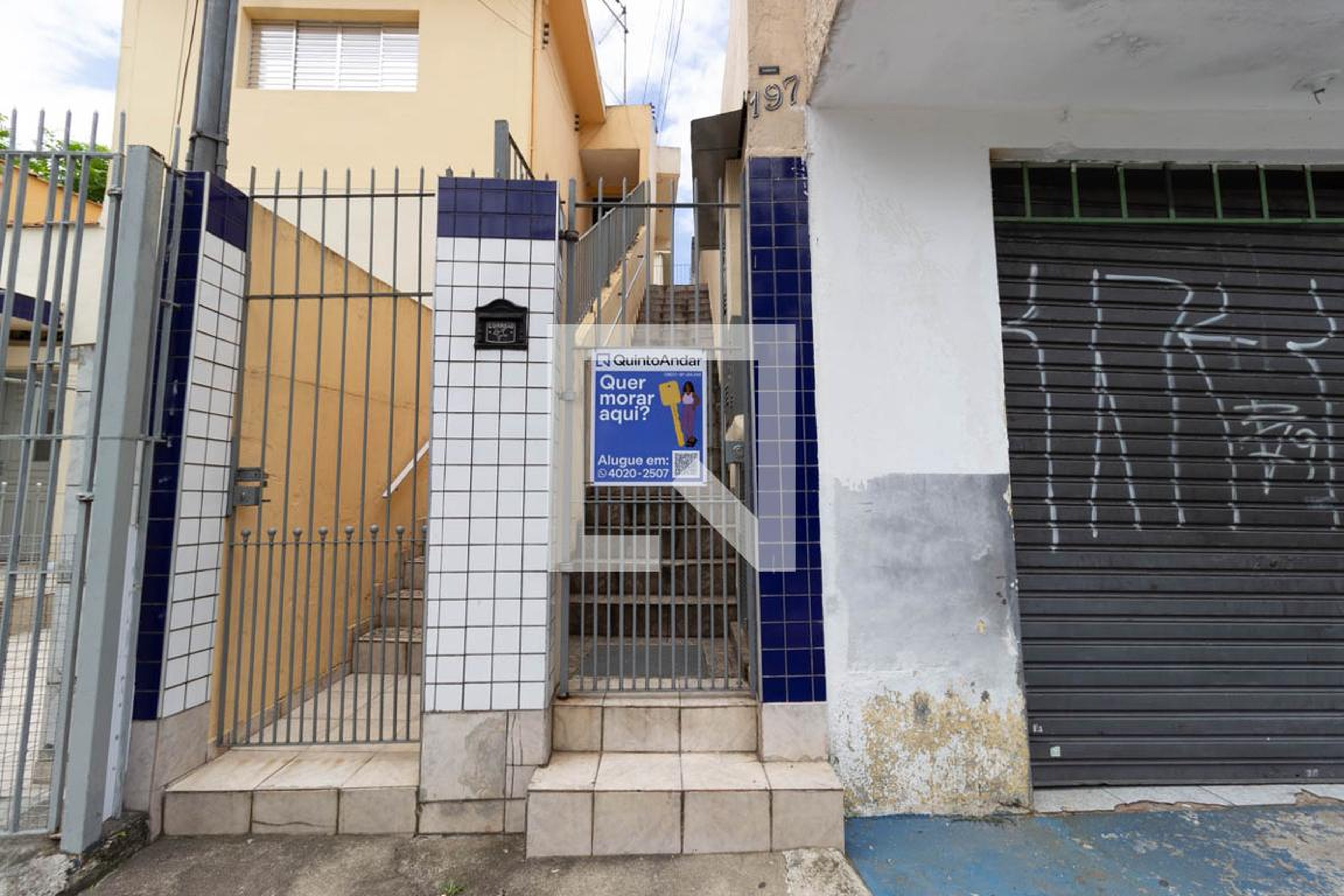 Fachada Condomínio em Rua Gastão Madeira, 197