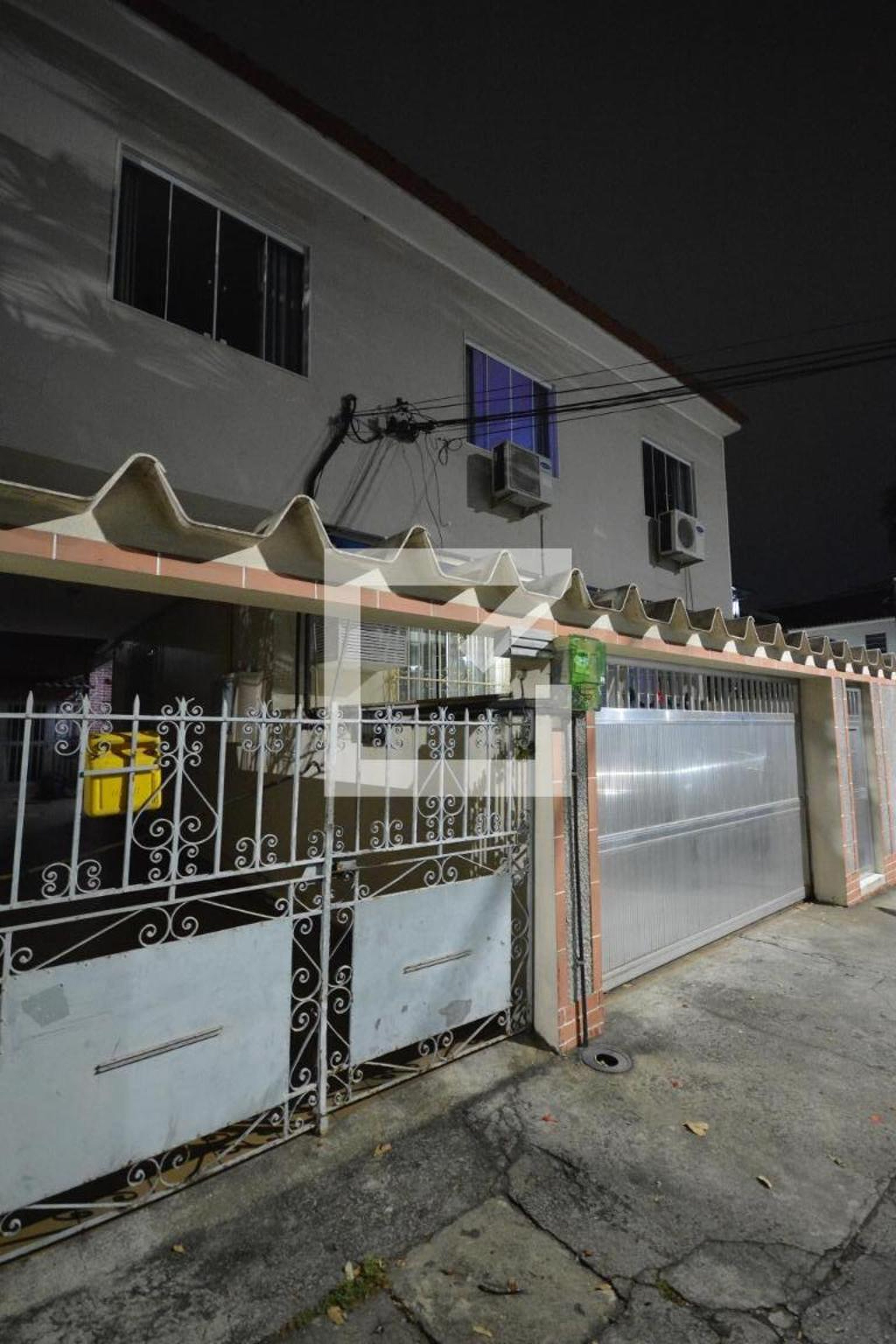 Fachada Condomínio em Rua Custódia, 210