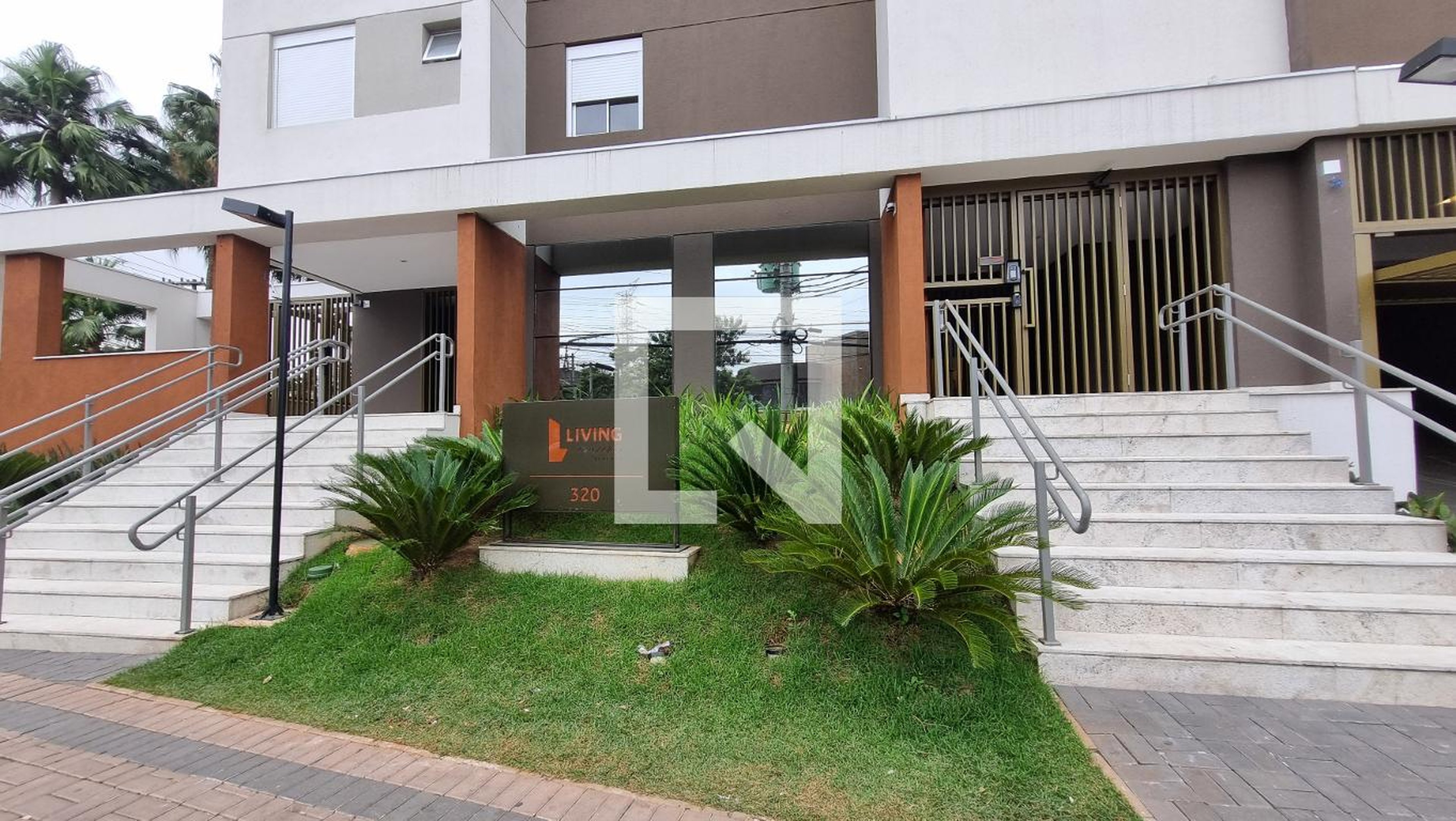 Fachada Condomínio em Avenida Alberto Augusto Alves, 613