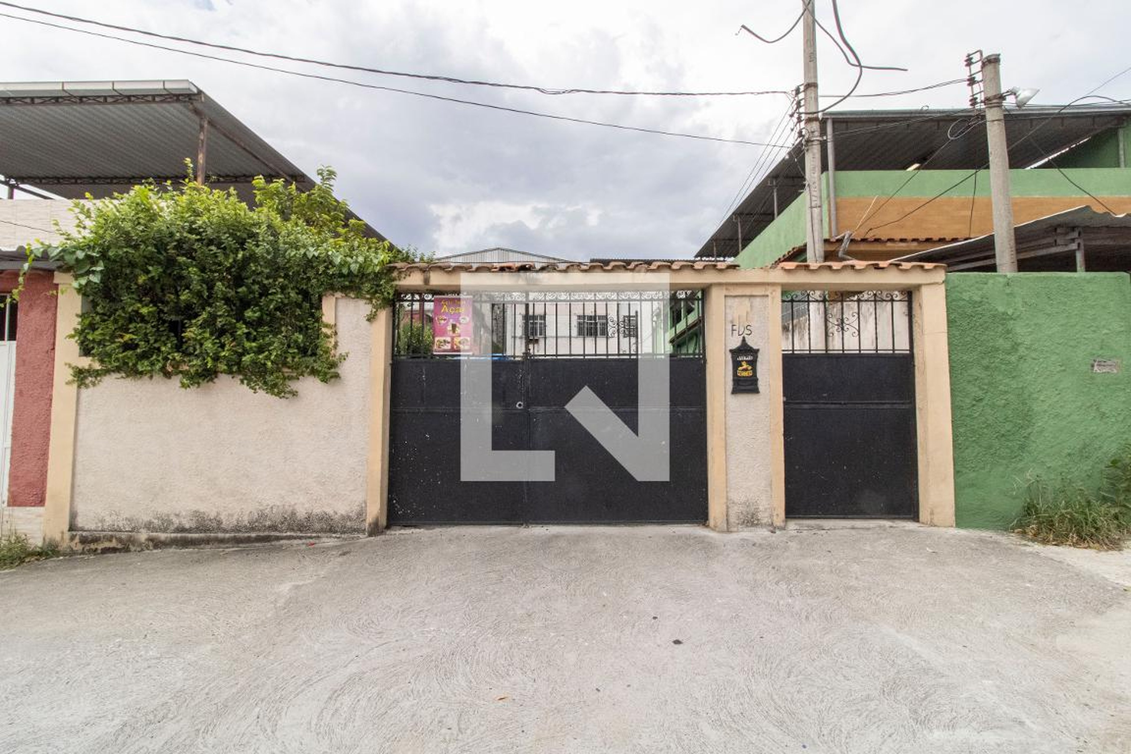 Fachada Condomínio em Rua Nabôr do Rêgo, 718