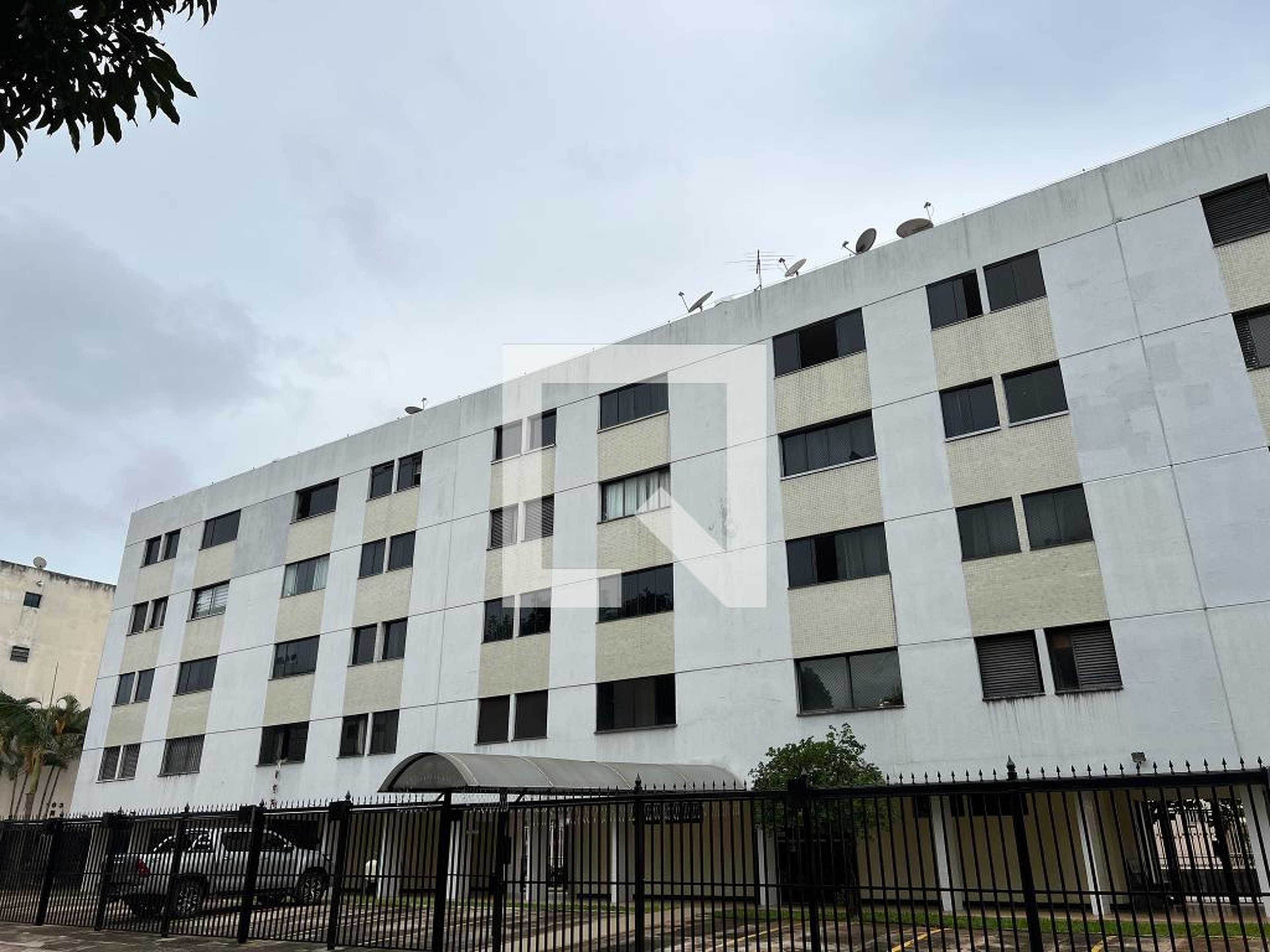 Fachada do Prédio Condomínio em Quadra Shces Quadra 101 Bloco C, 406