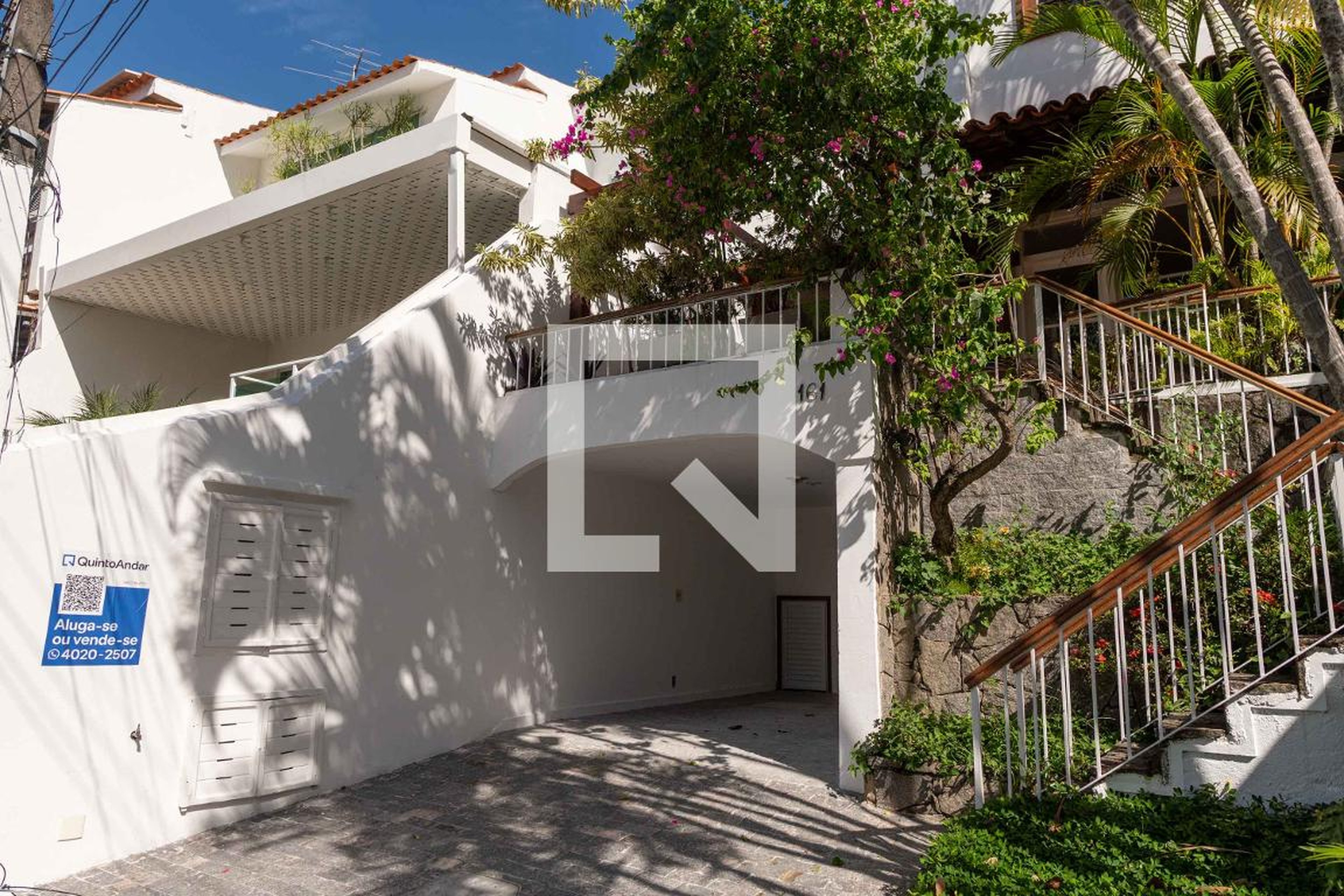 Fachada Condomínio em Rua Euríco Batista, 1