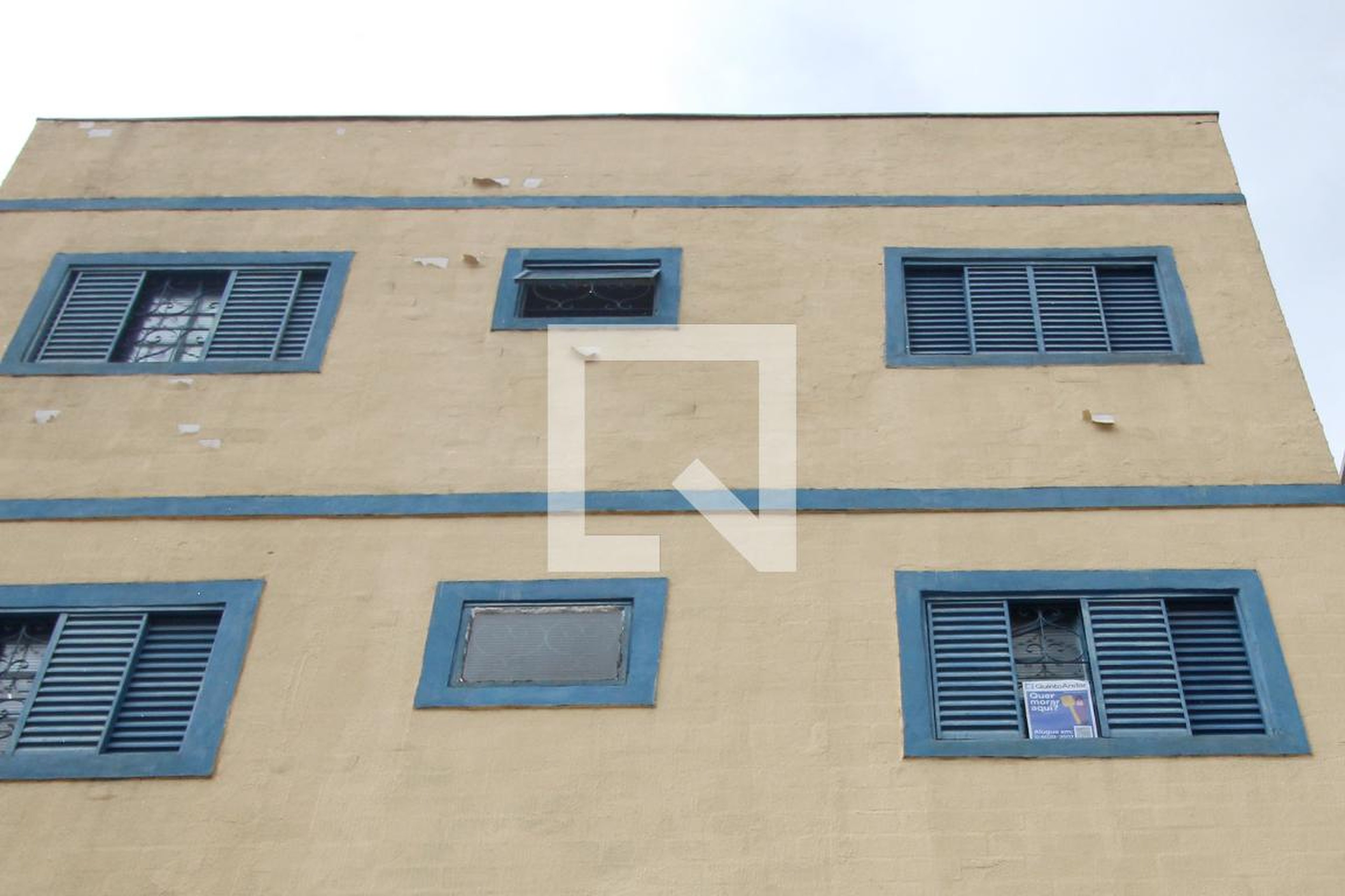 Fachada Condomínio em Rua Cláudio Bismara, 74