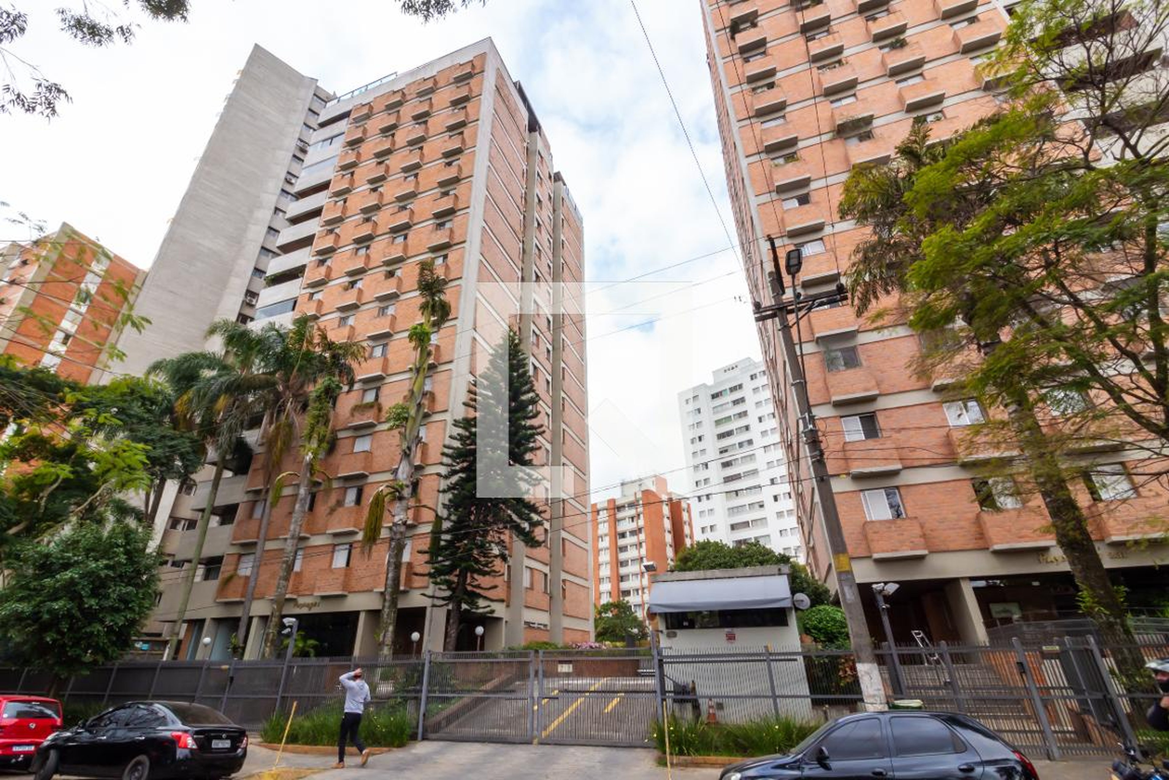 Fachada do Condomínio Condomínio Paysage