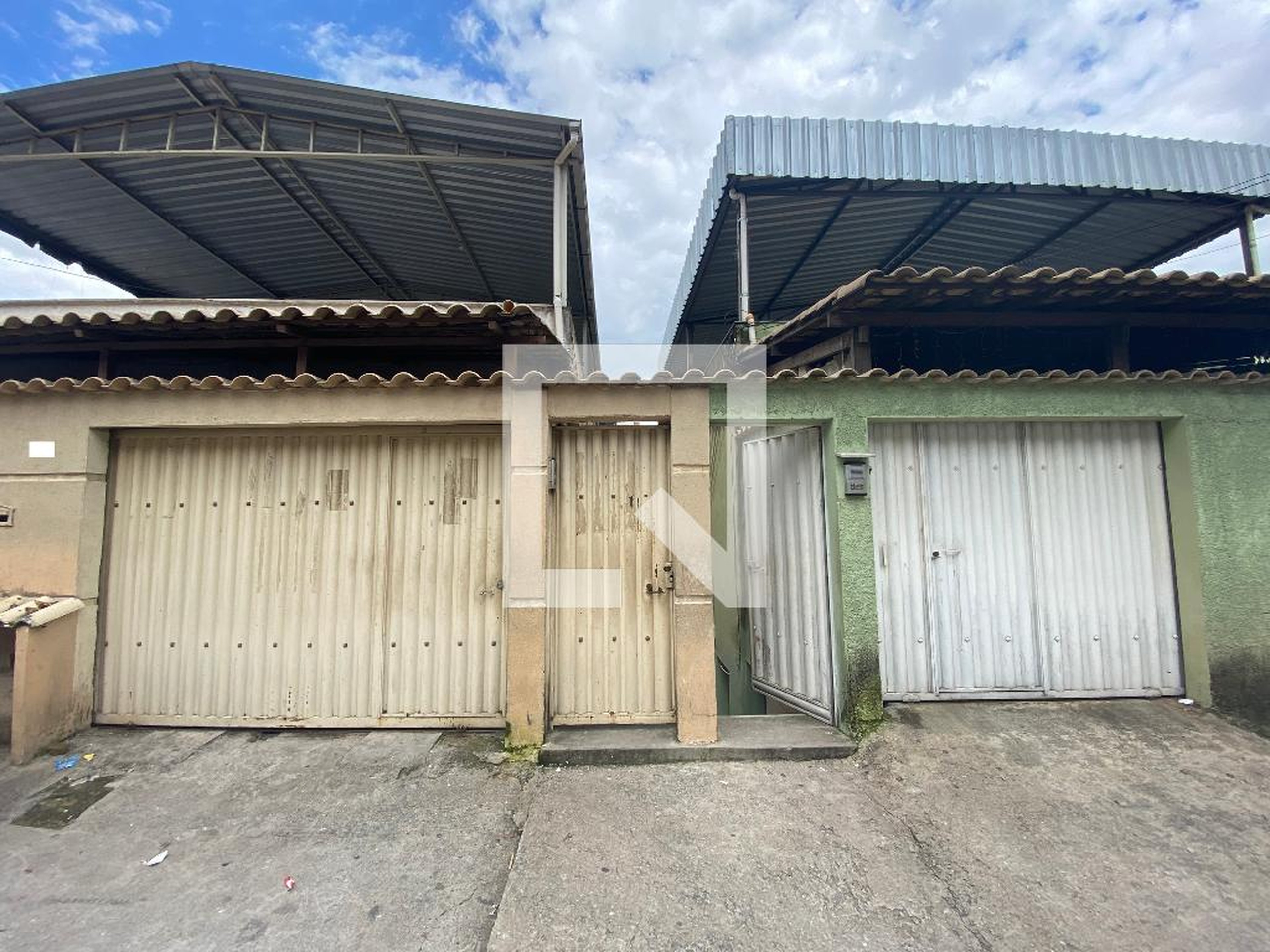 Fachada Condomínio em Rua Mariana Oliveira Tavares, 216