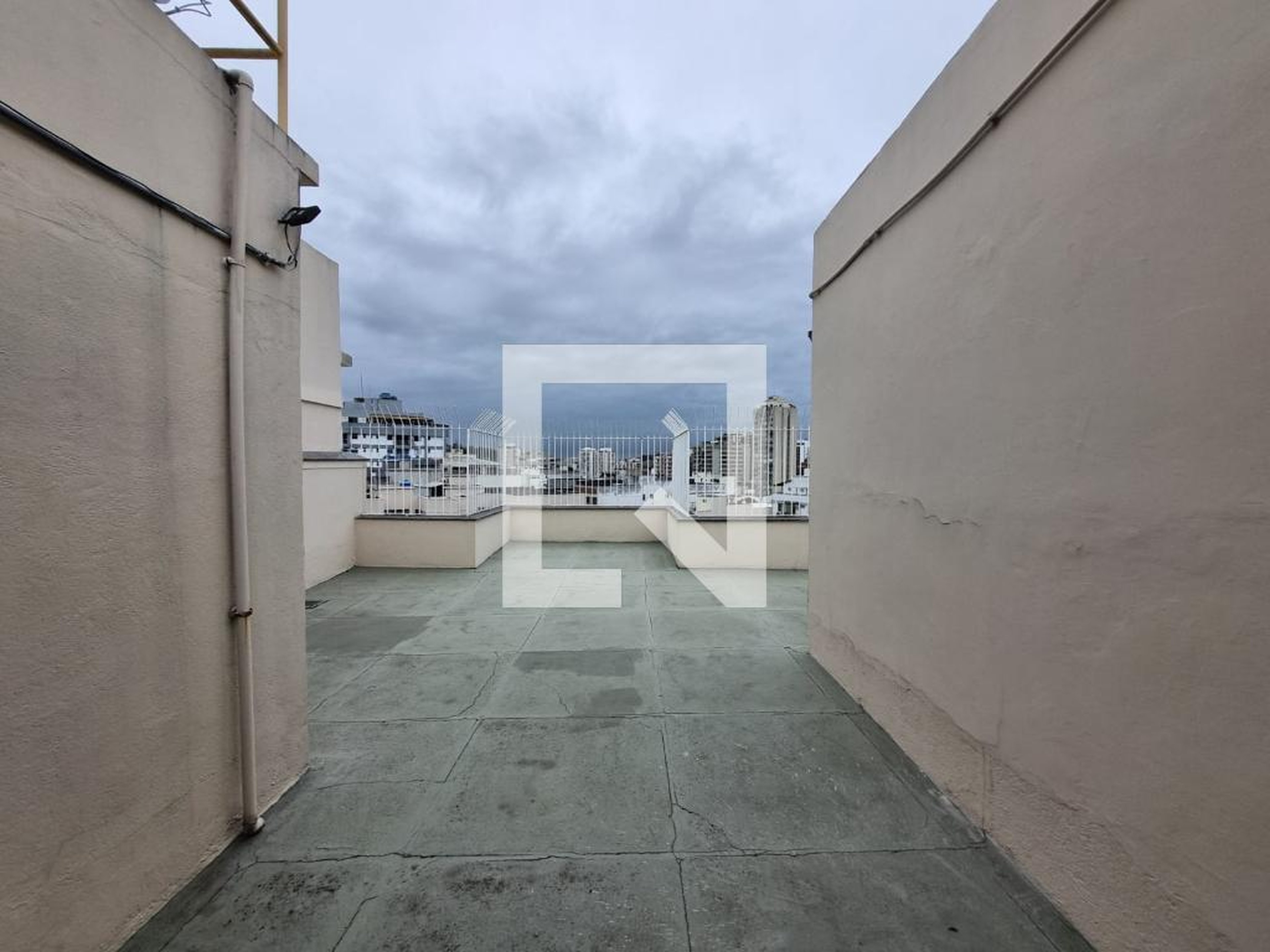 Área Comum - Henrique Franco