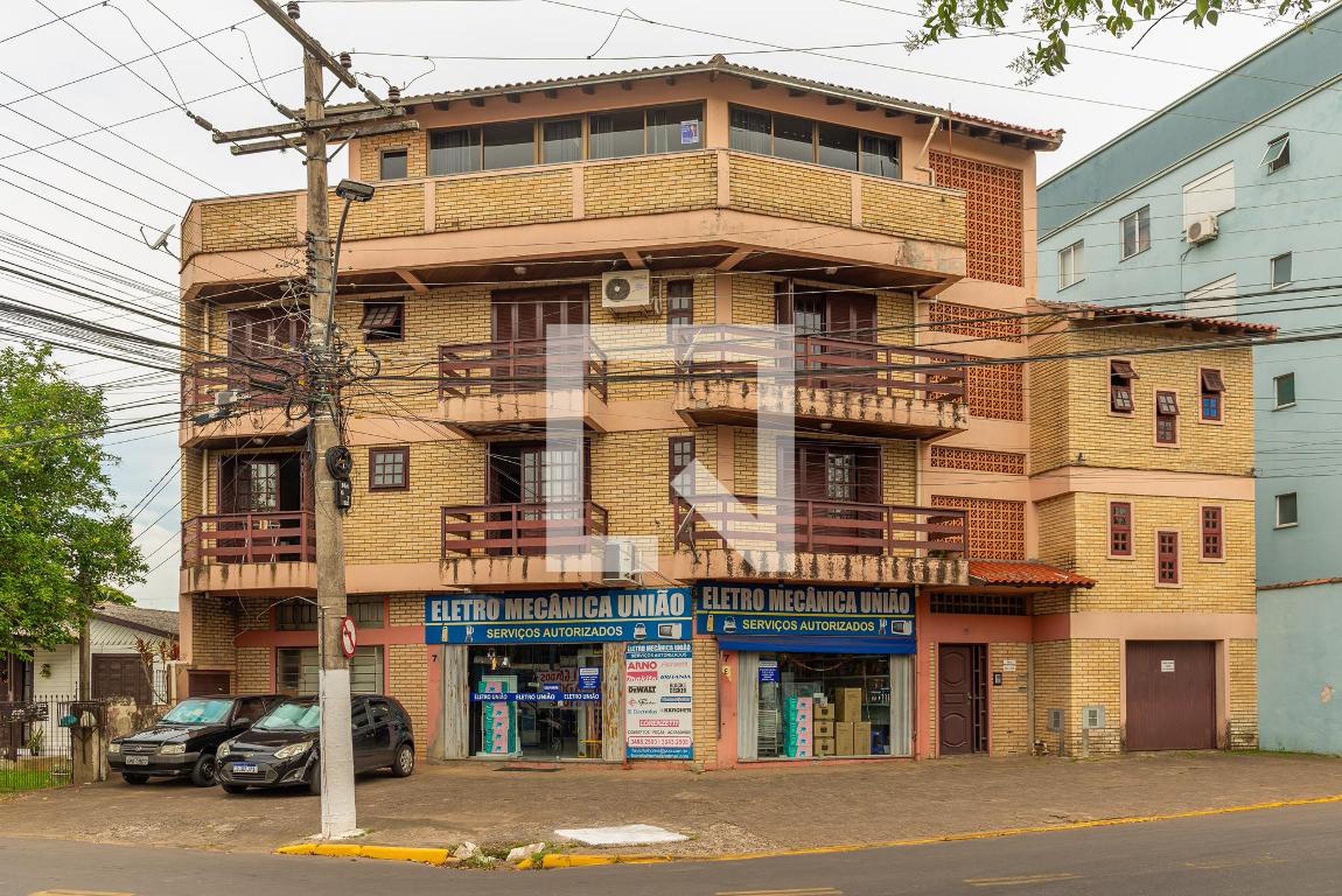 Fachada Condomínio em Rua Rubem Berta, 7