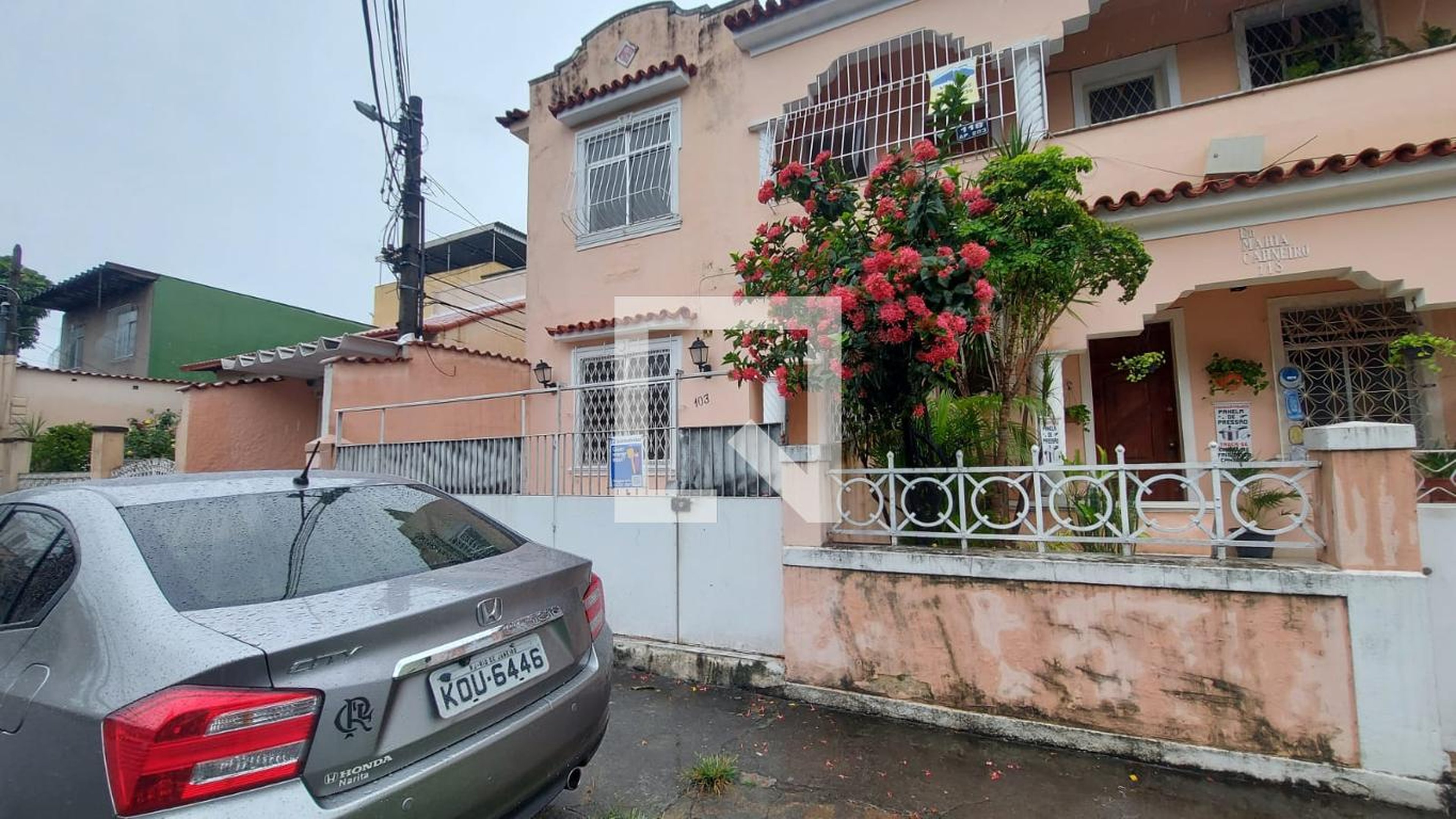 Fachada do Prédio Condomínio em Rua Pedro Domingues, 118