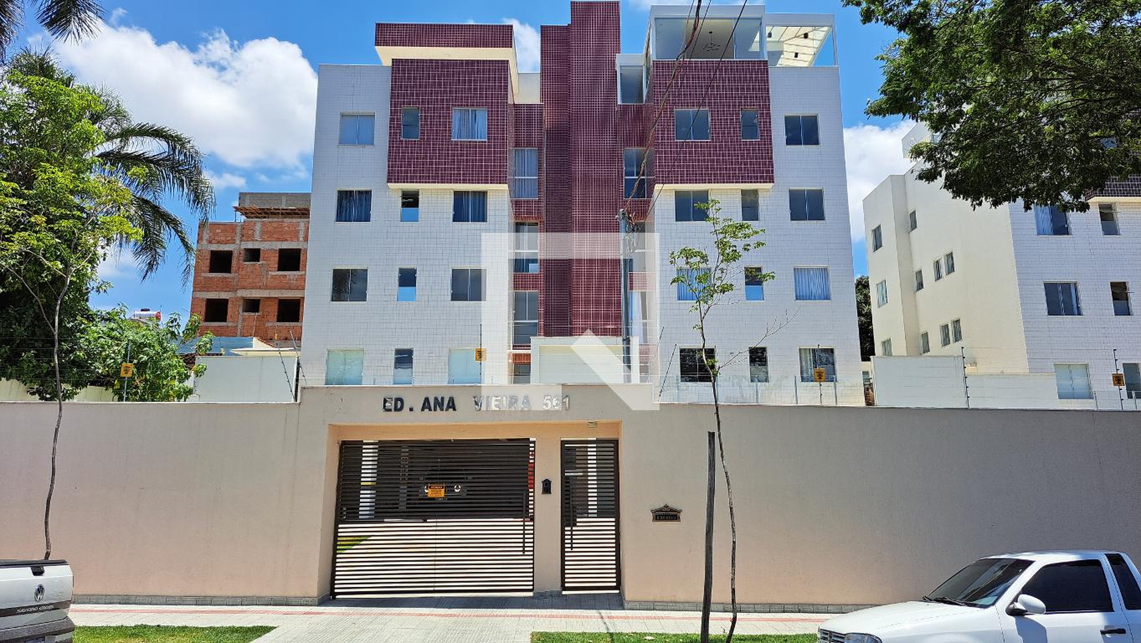 Fachada do Prédio Condomínio em Rua Ramalho Ortigão, 561