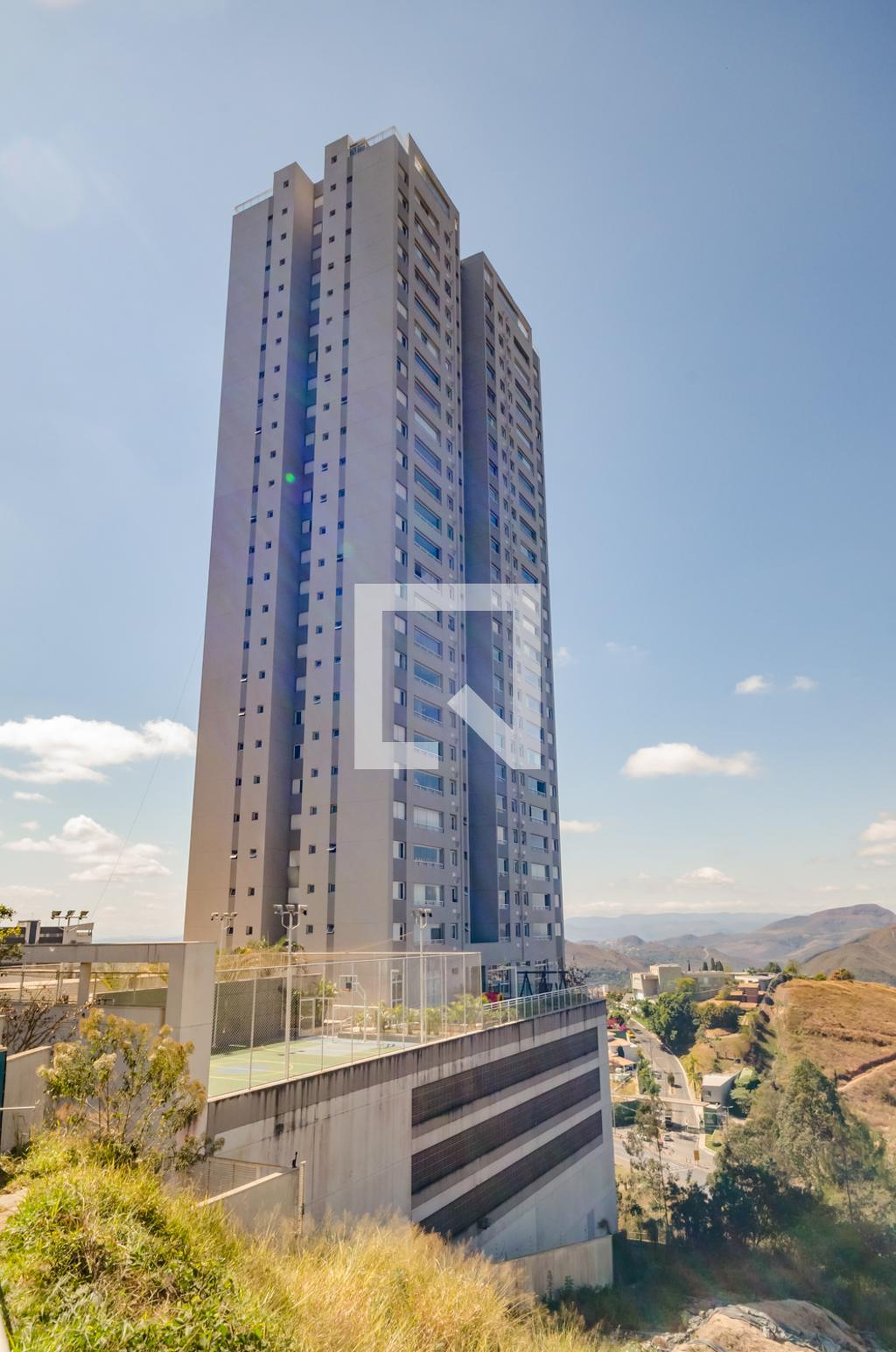 Fachada Condomínio em Rua Ministro Orozimbo Nonato, 526