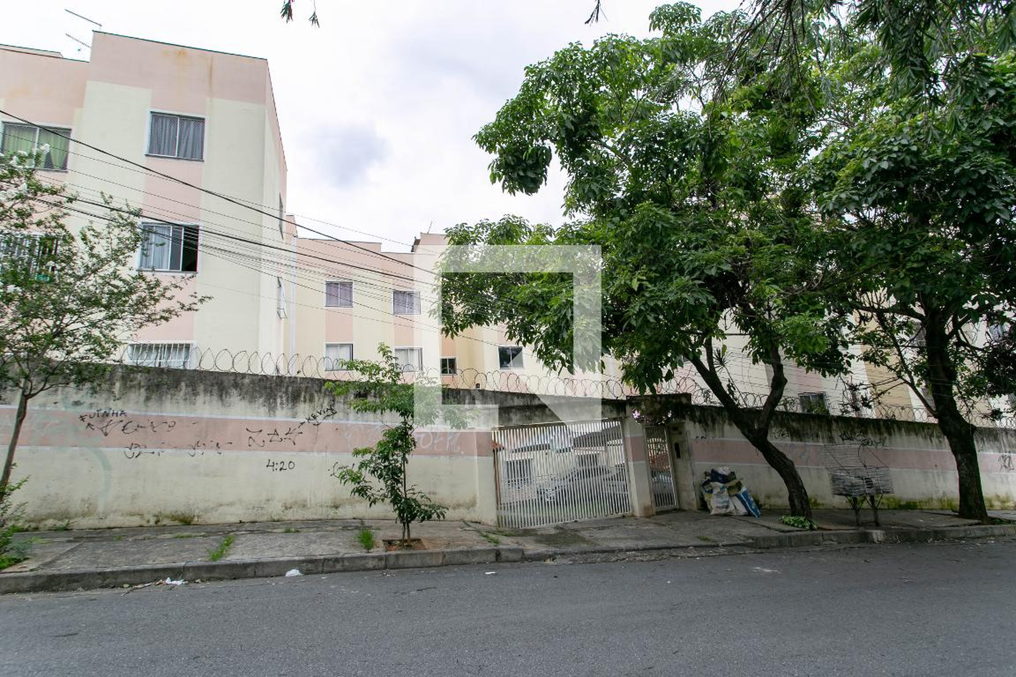 Fachada Condomínio em Rua Felício Brandi, 80