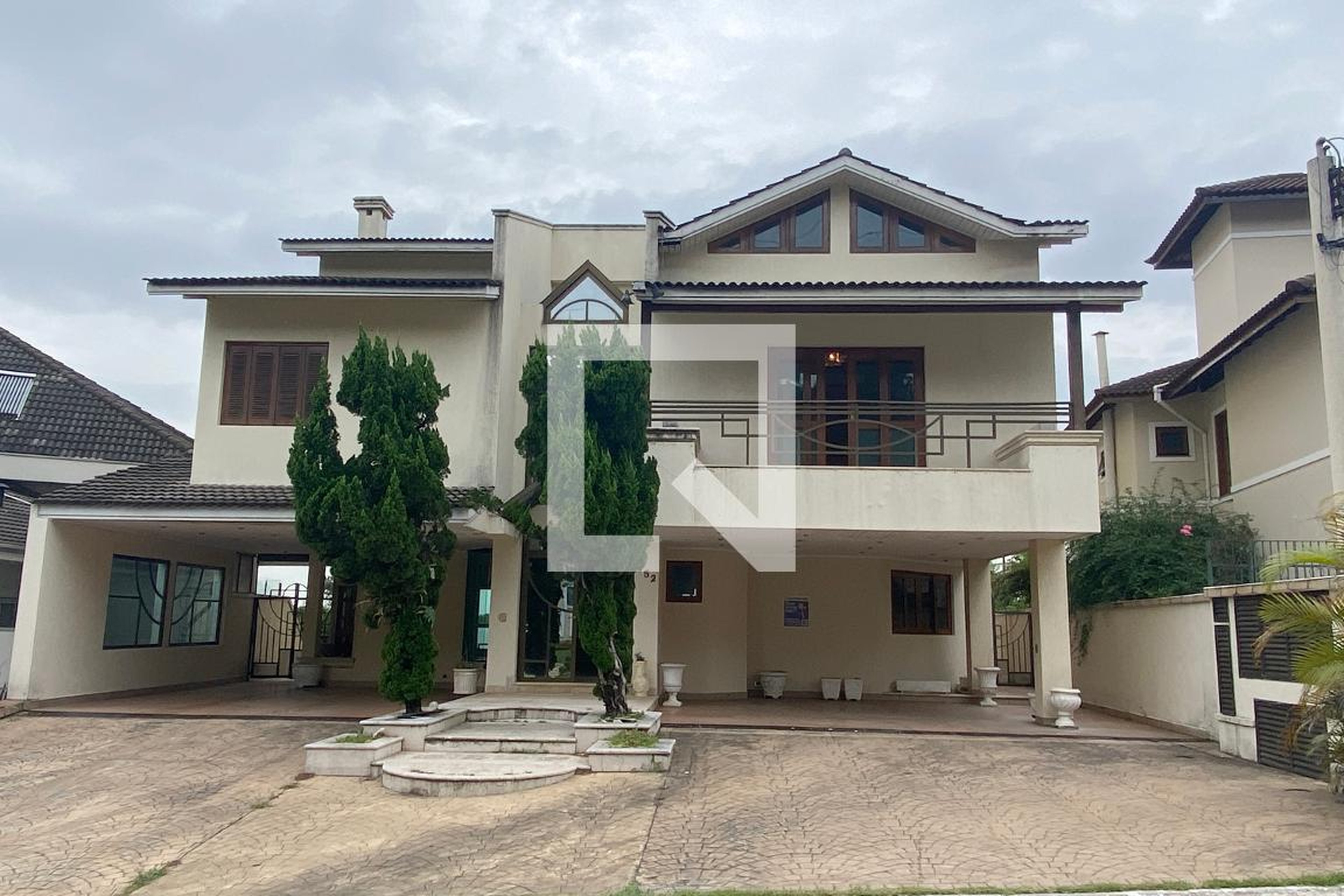 Fachada Condomínio em Alameda das Sempre-Vivas, 352