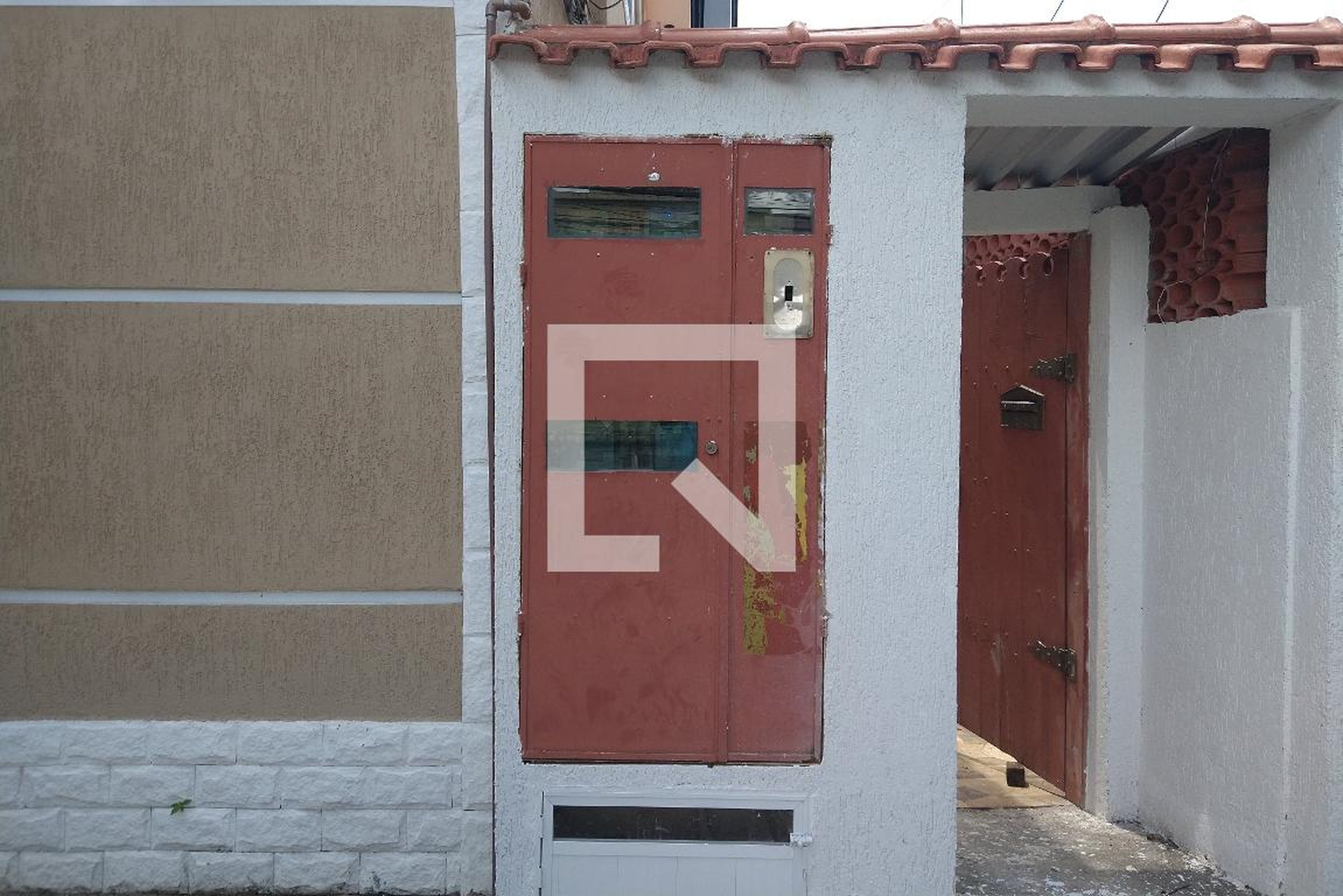 Fachada Condomínio em Rua Adalgisa Aleixo, 353