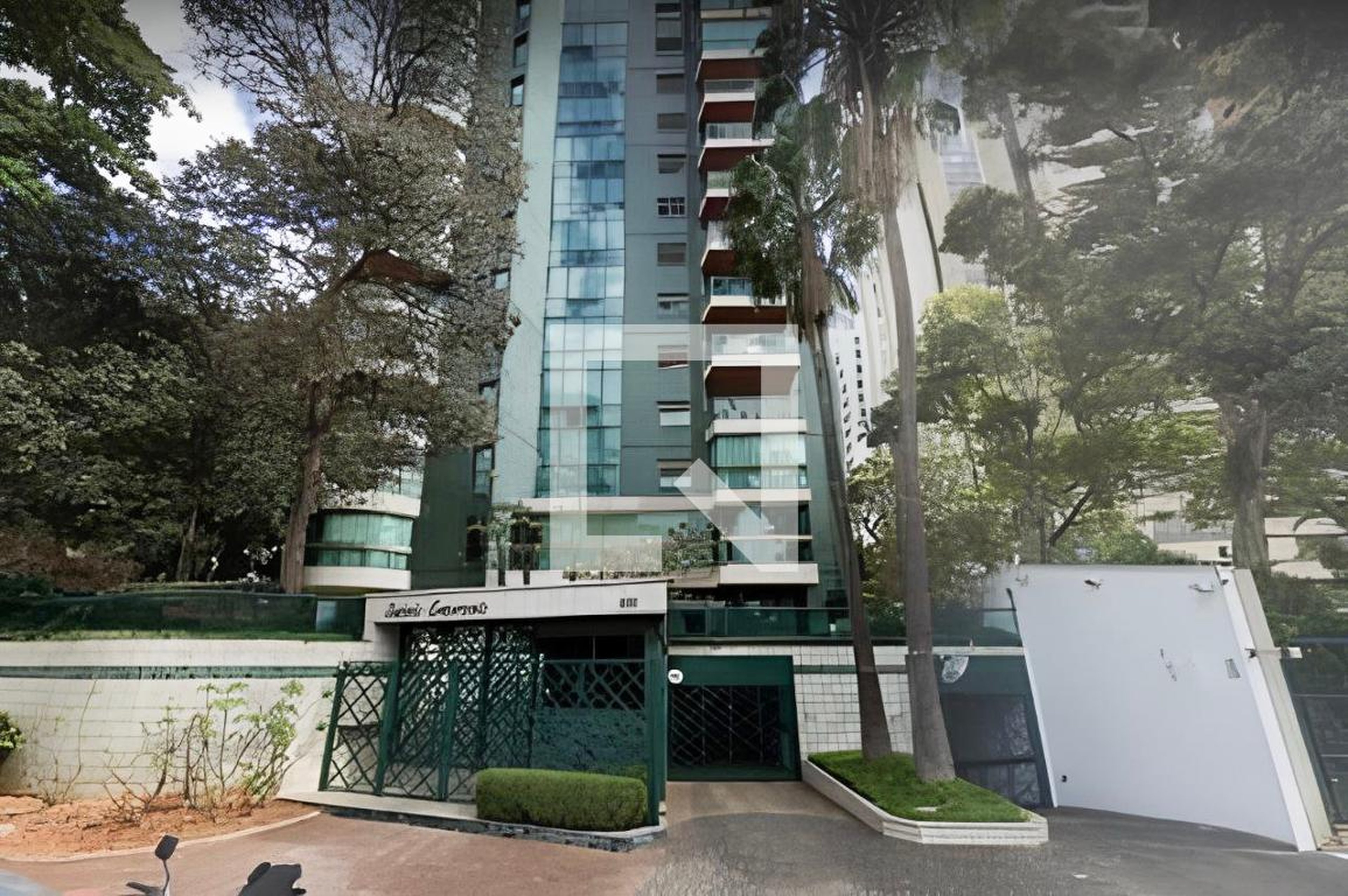 Fachada do condomínio Condomínio em Rua Maria Monteiro, 441