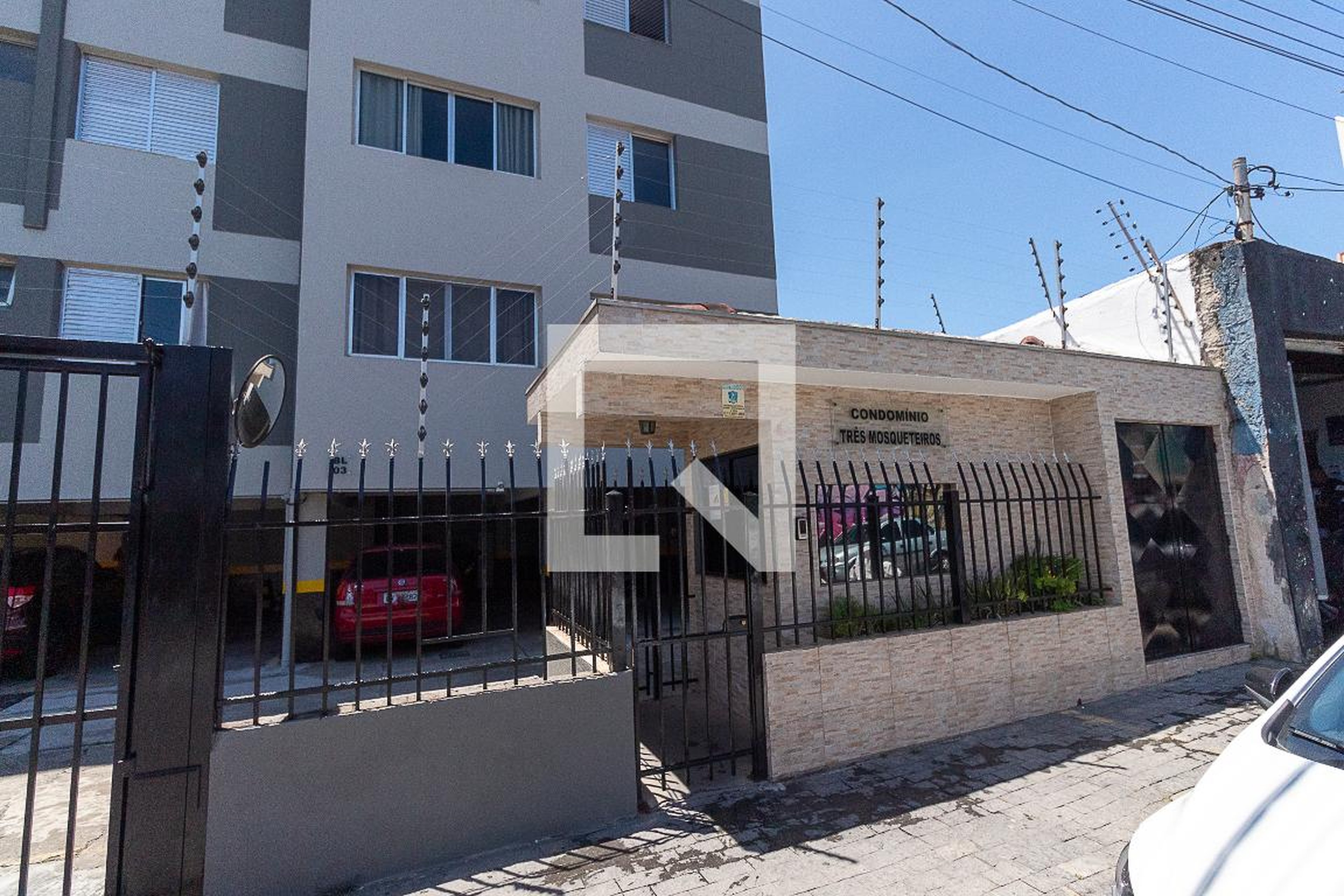 Fachada do Prédio Condomínio Tres Mosqueteiros