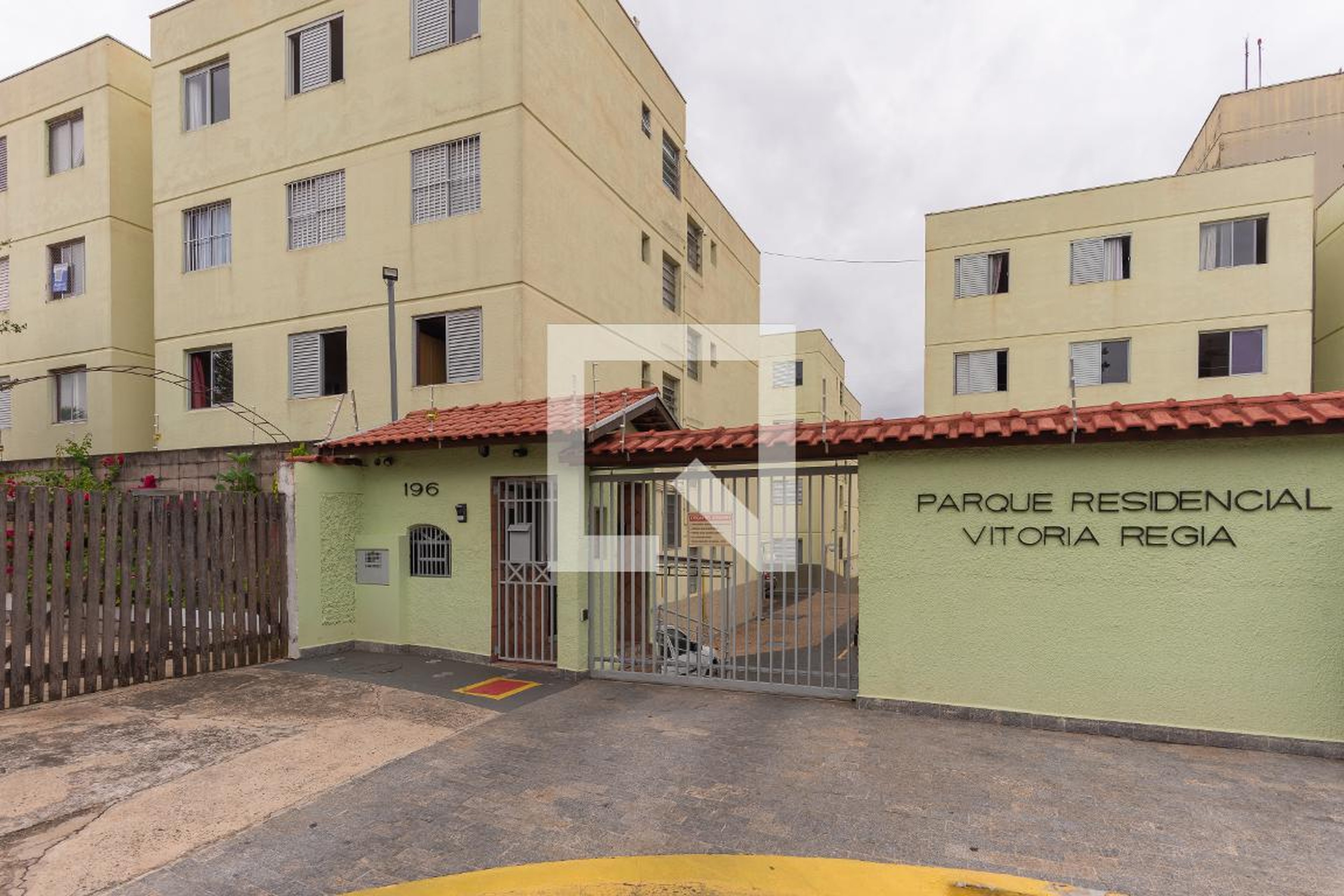 Fachada do Condomínio Condomínio Parque Residencial Vitória Régia