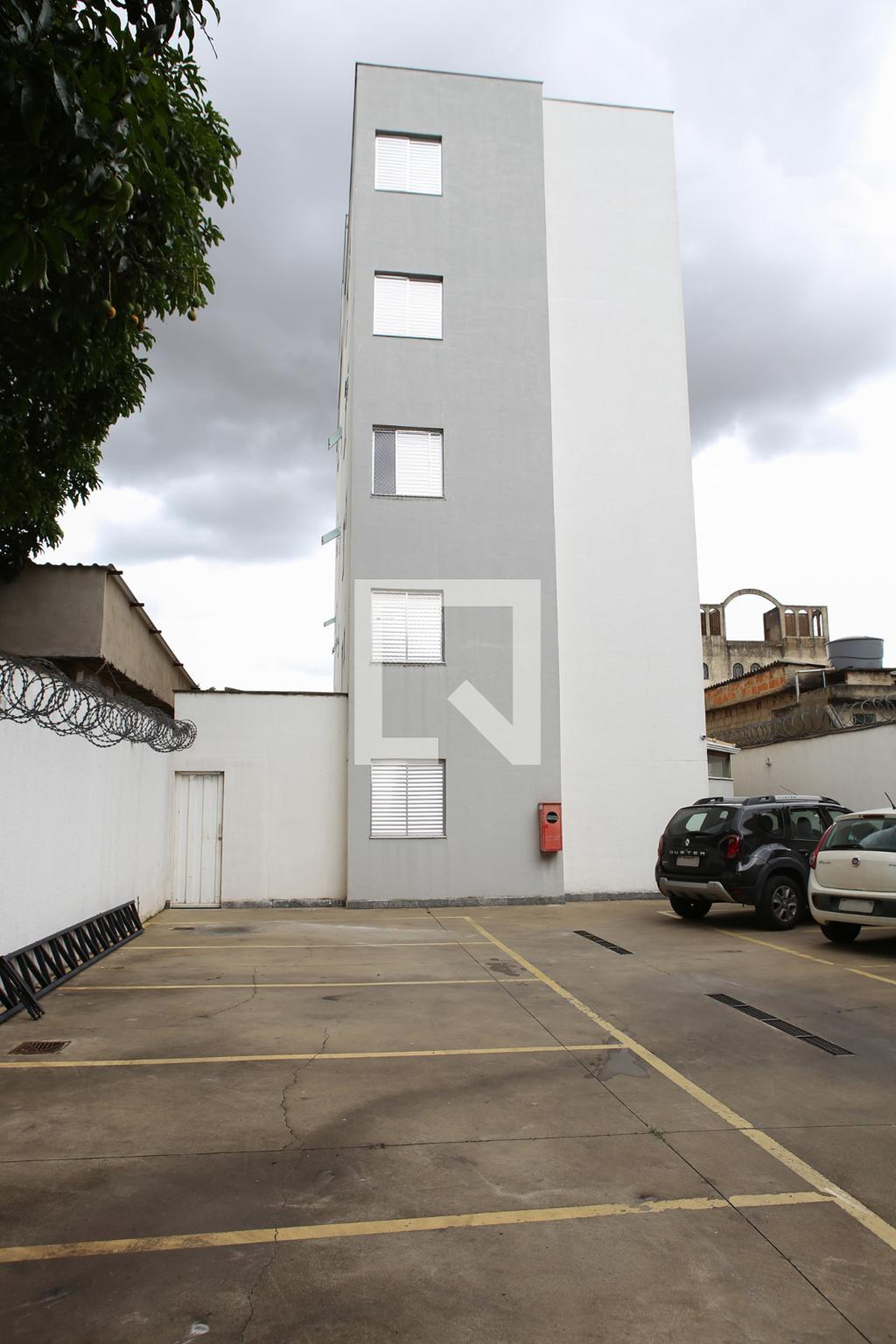 Fachada Condomínio em Rua Pedra da Mata, 35