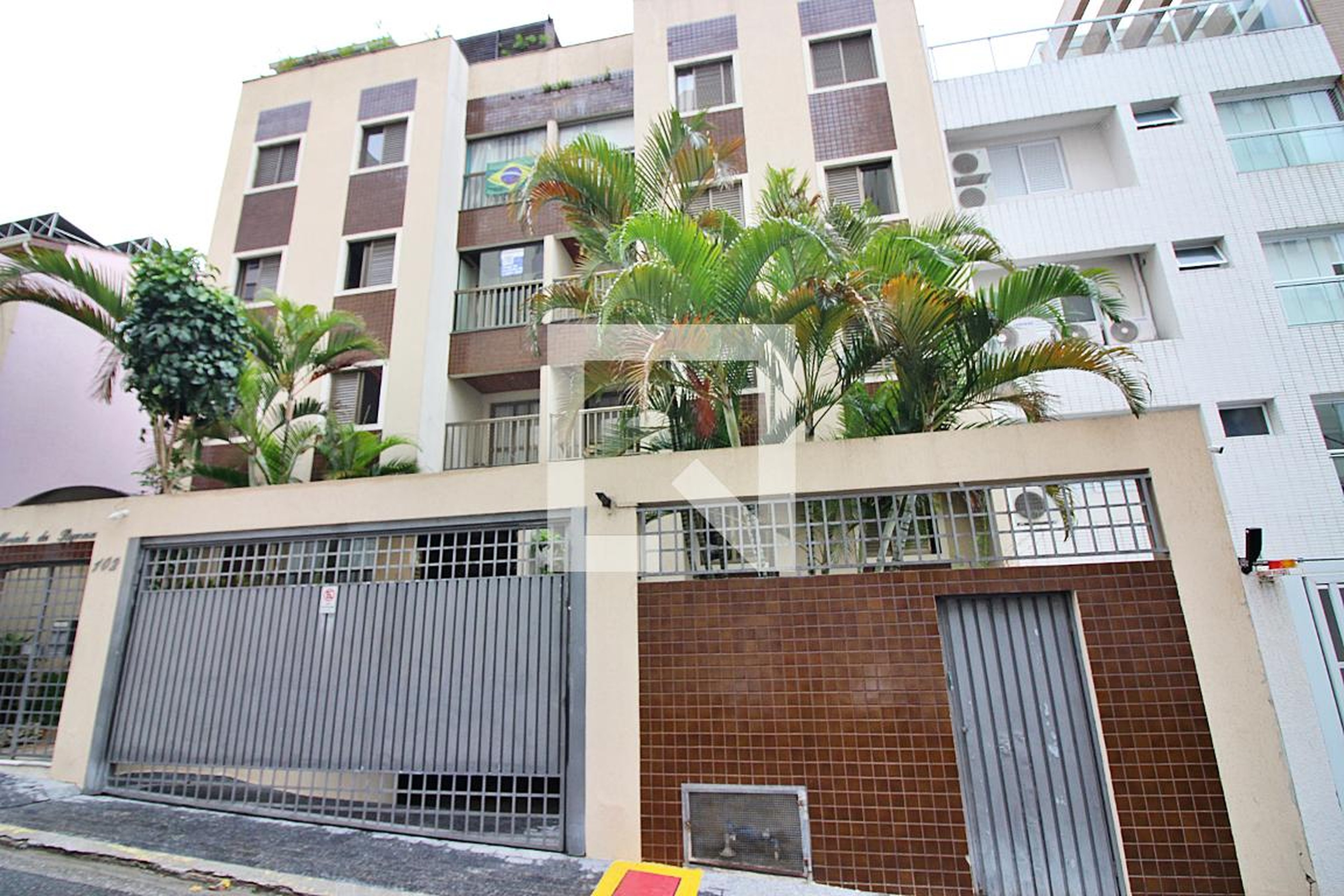 Fachada Condomínio em Rua da Represa, 102