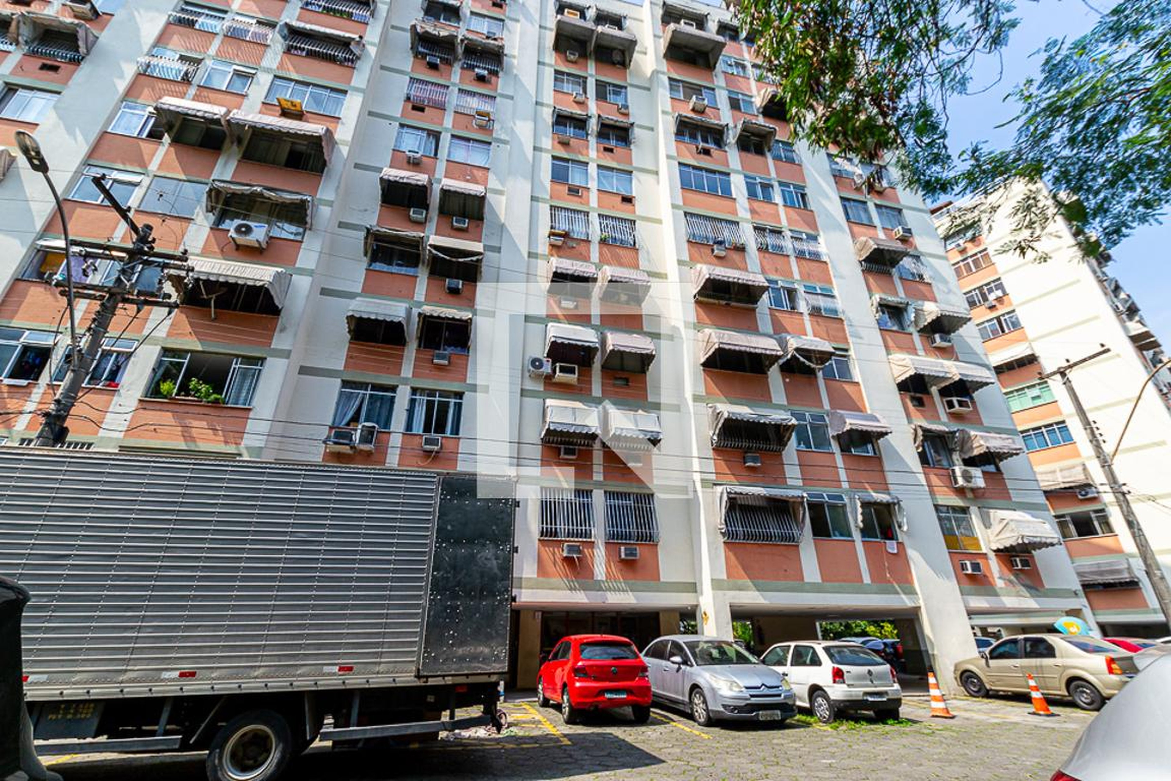 Fachada Condomínio em Rua Dionísio Erthal, 63