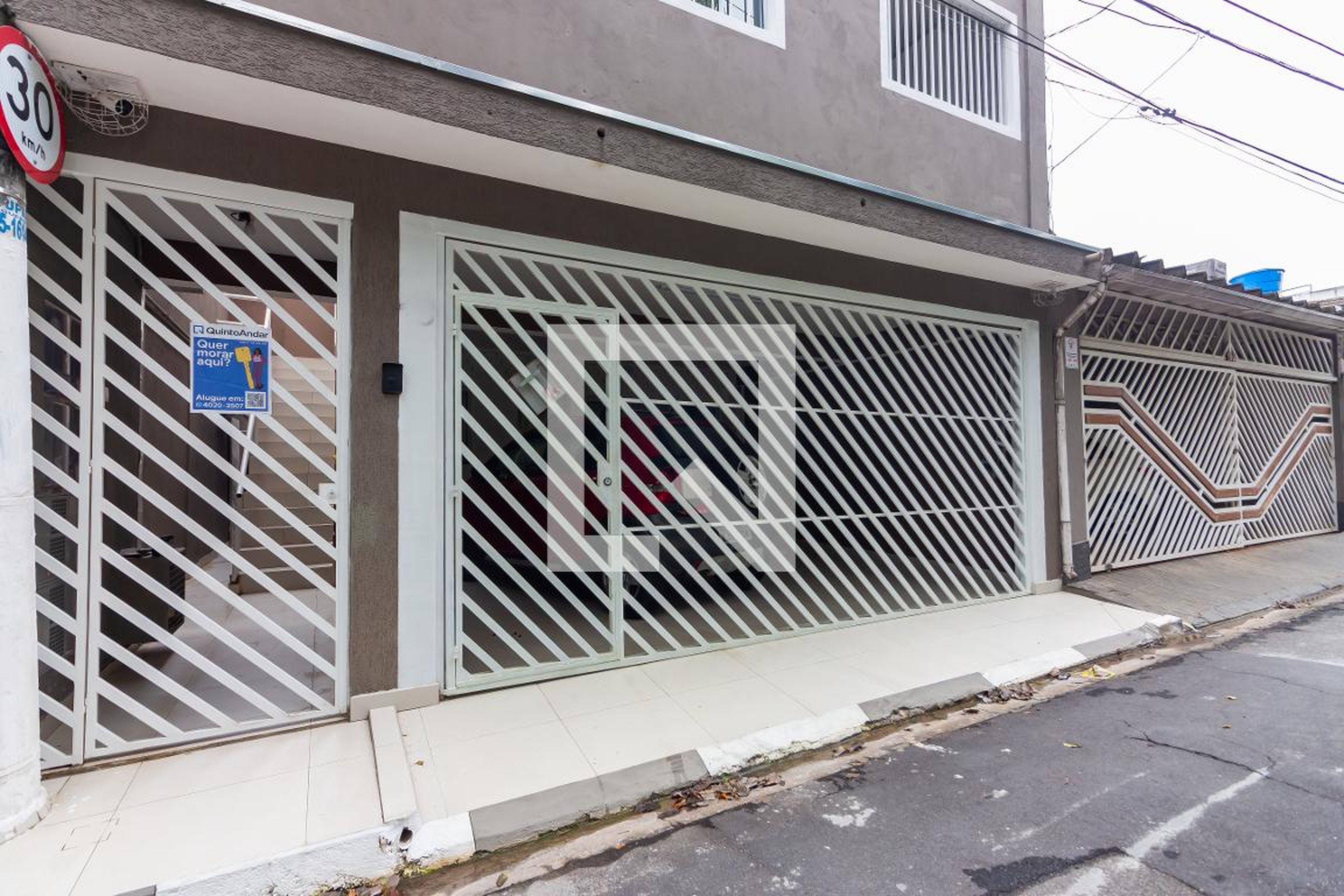 Fachada Condomínio em Avenida General Pedro Pinho, 32