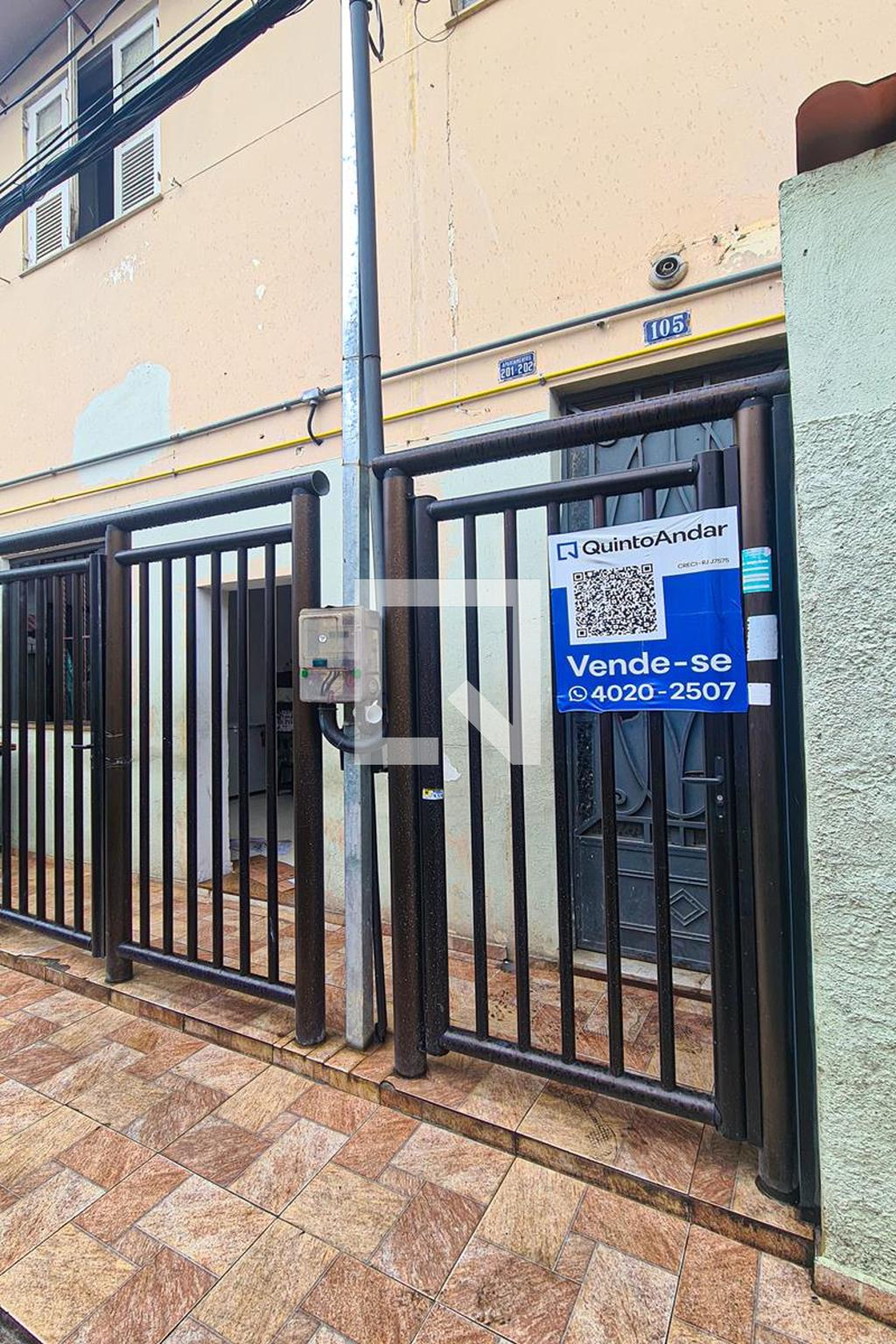 Fachada Condomínio em Rua Adriano, 105