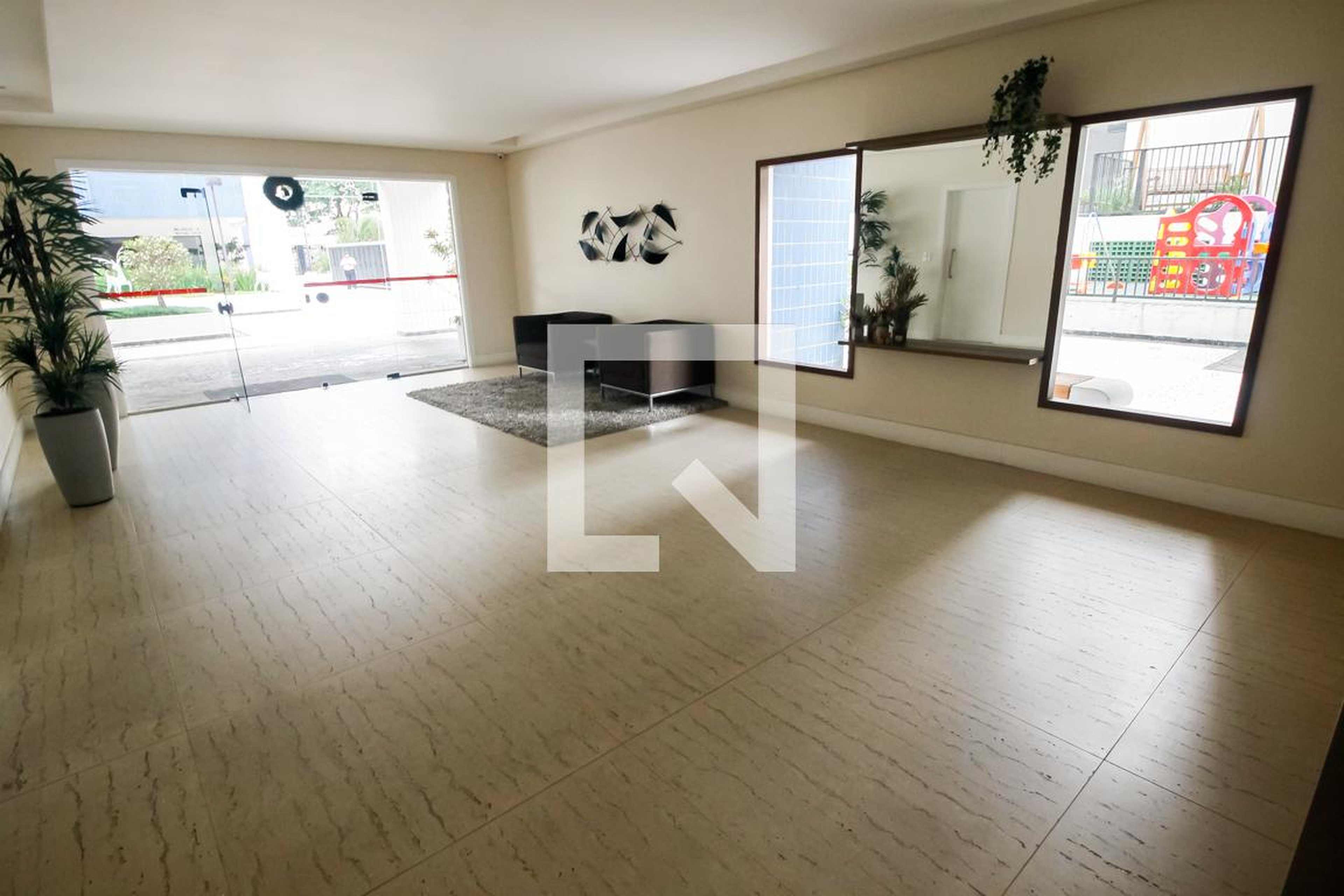 Hall de entrada Condomínio Jardim Guedala