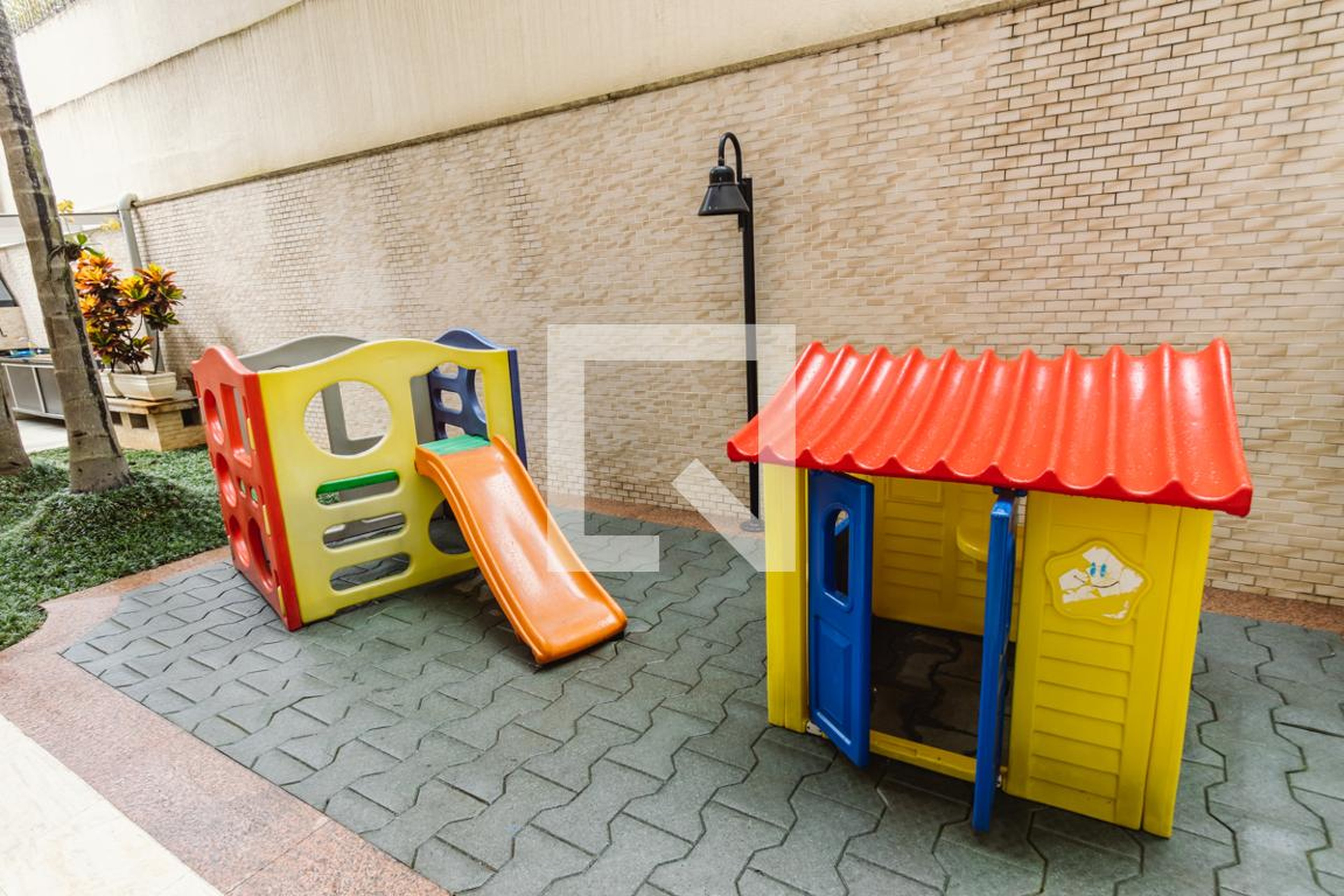 Playground - Place Versailes