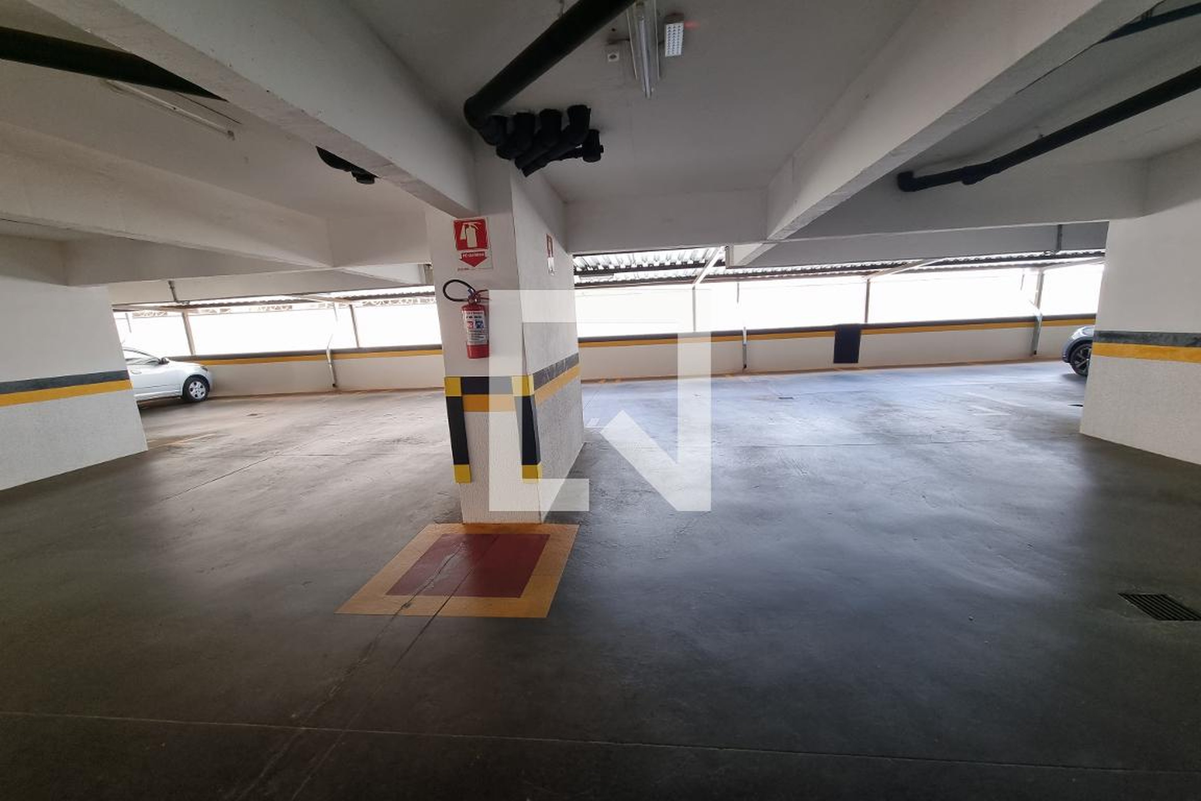 Estacionamento - Amarilis