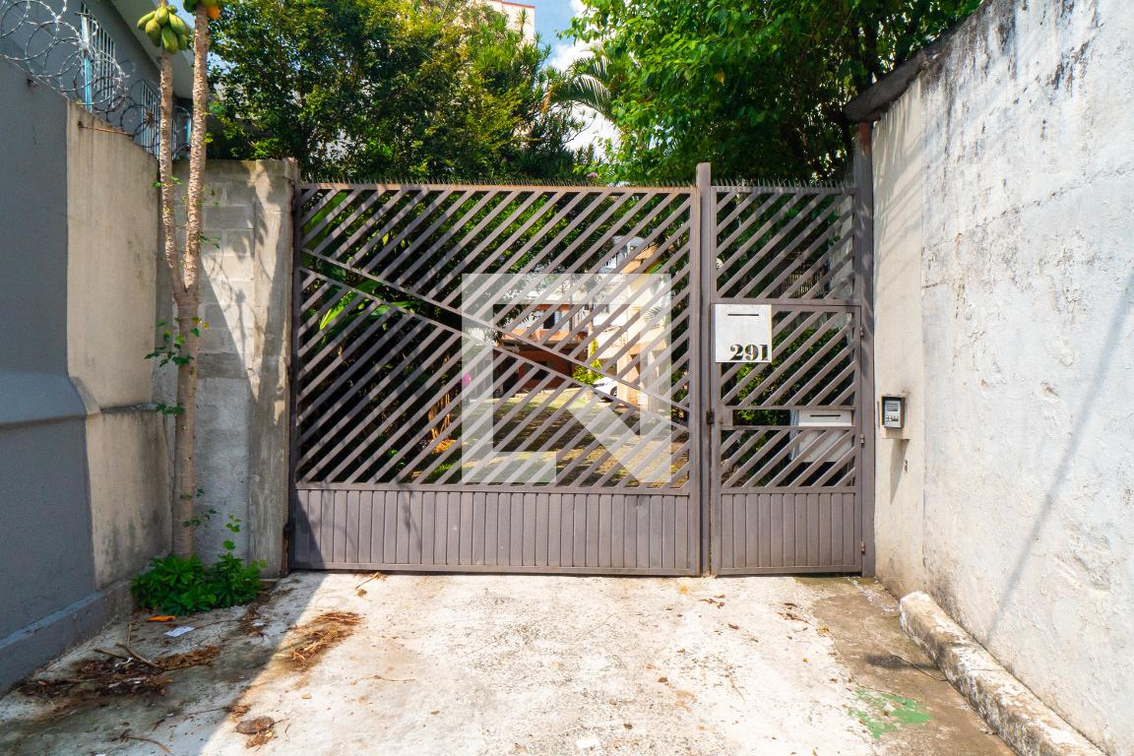 Fachada Condomínio em Rua Dornas Filho, 291