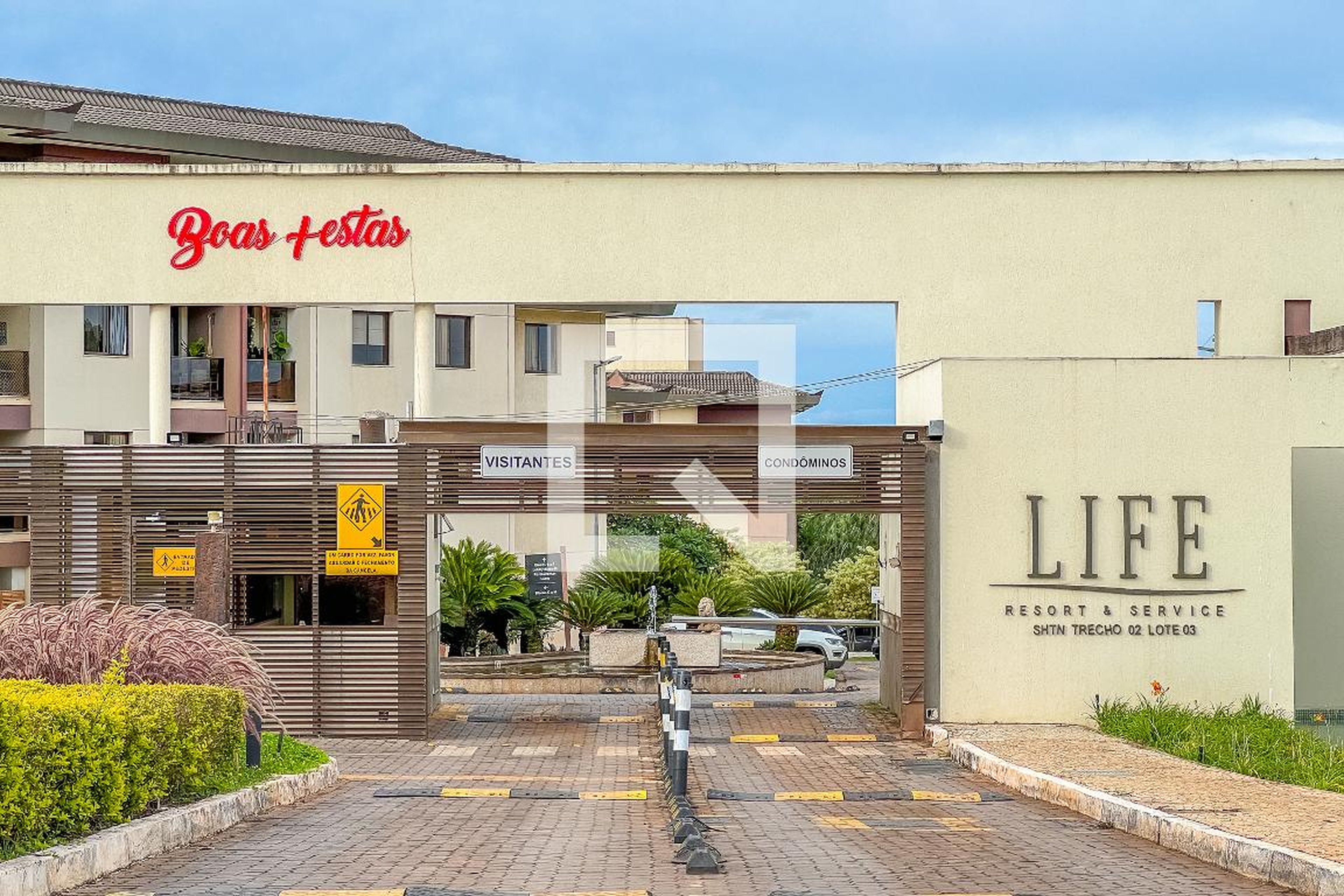 Fachada do Condomínio Condomínio Life Resort