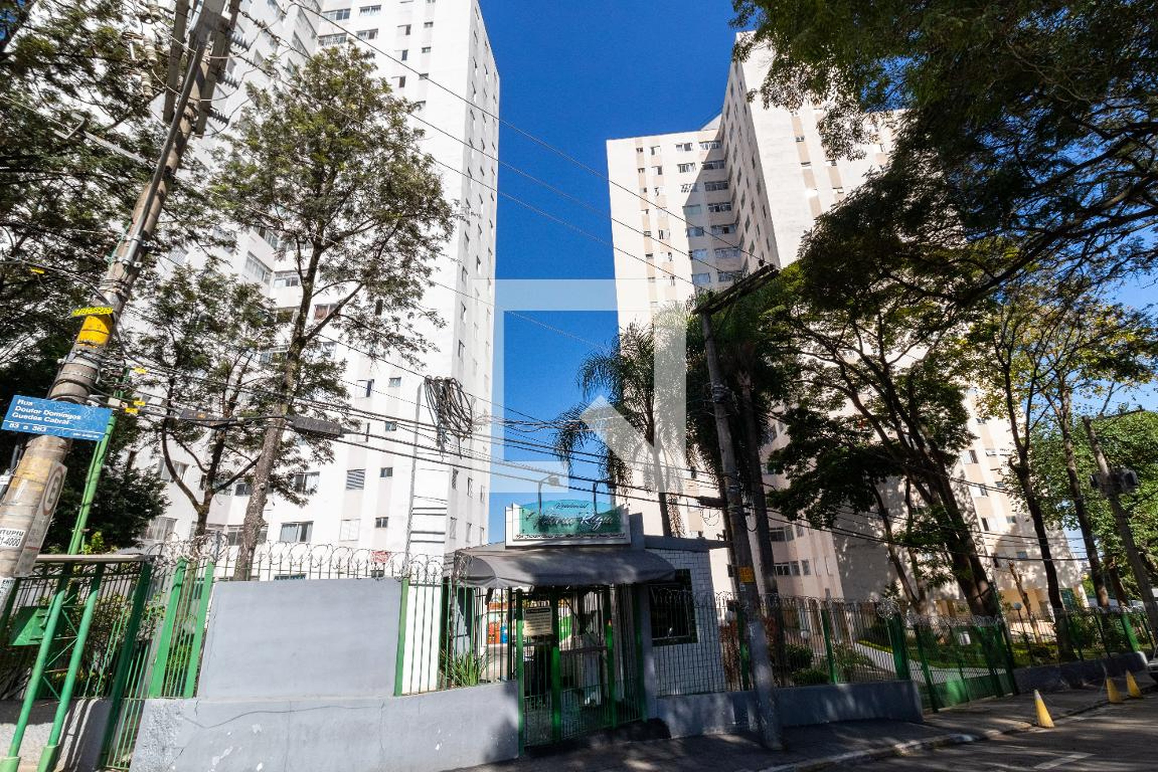 Fachada do Condomínio Condomínio Parque Residencial Vitoria Regia