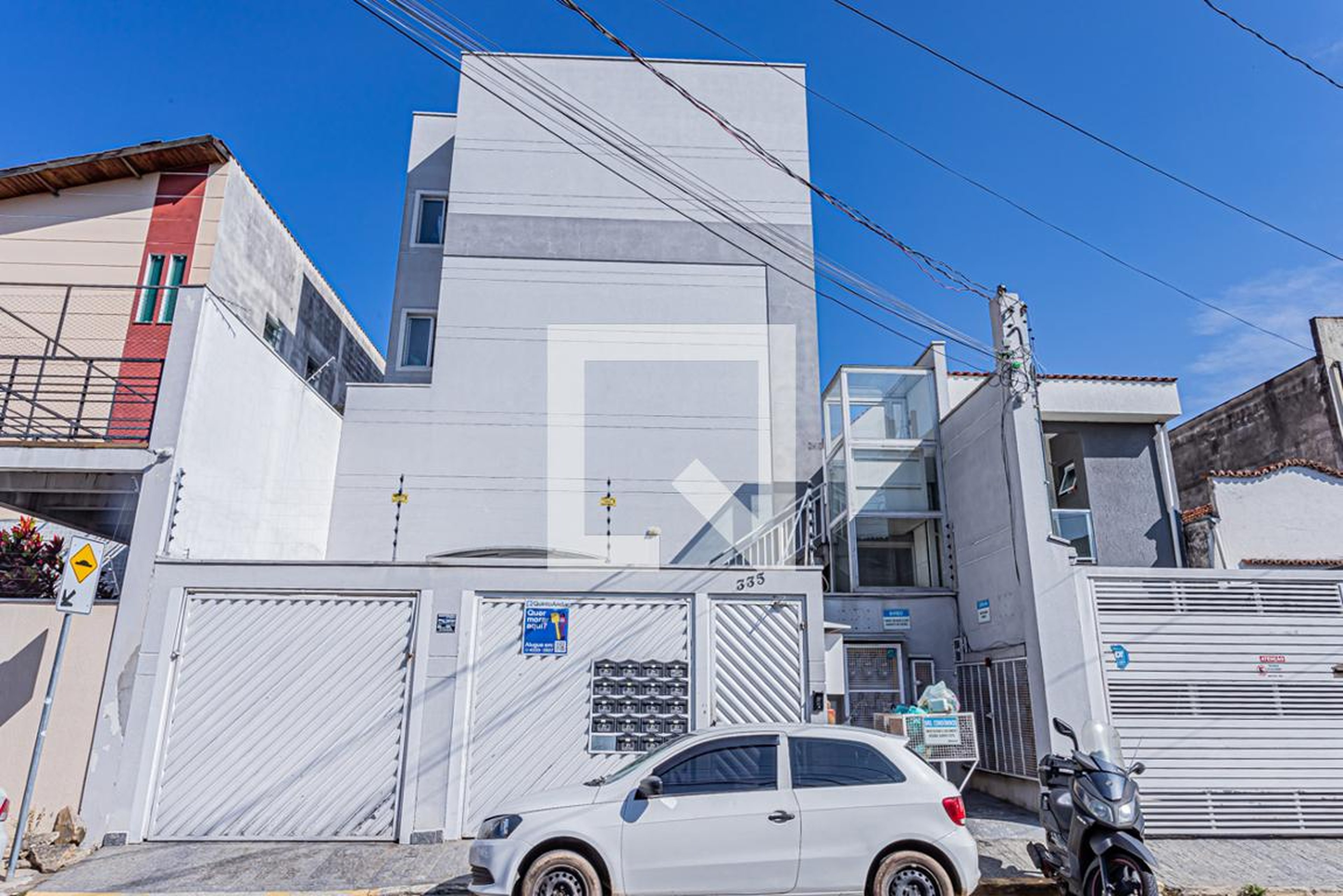 Fachada Condomínio em Rua Hanna Abduch, 335