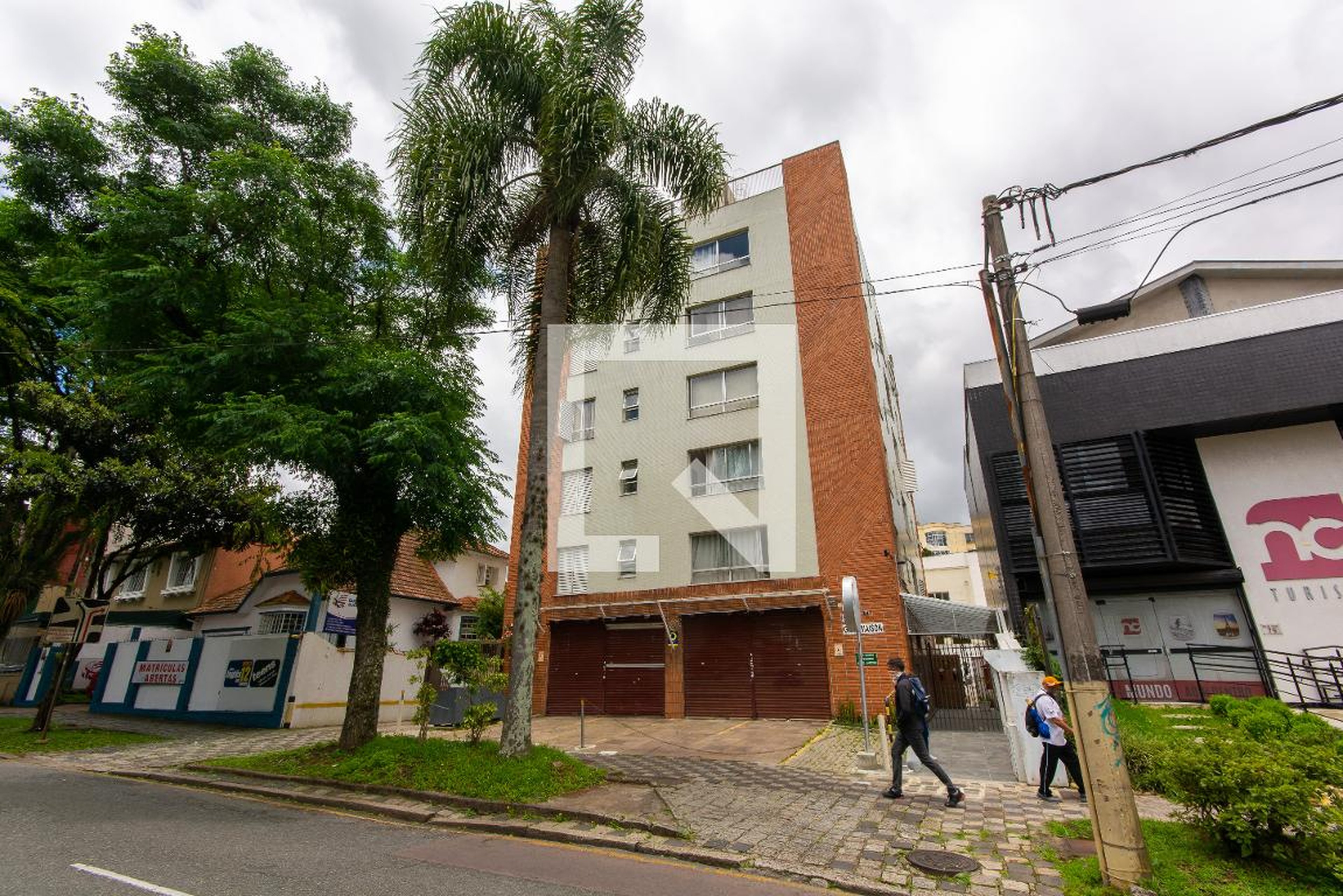 Fachada Condomínio em Rua Doutor Faivre, 67