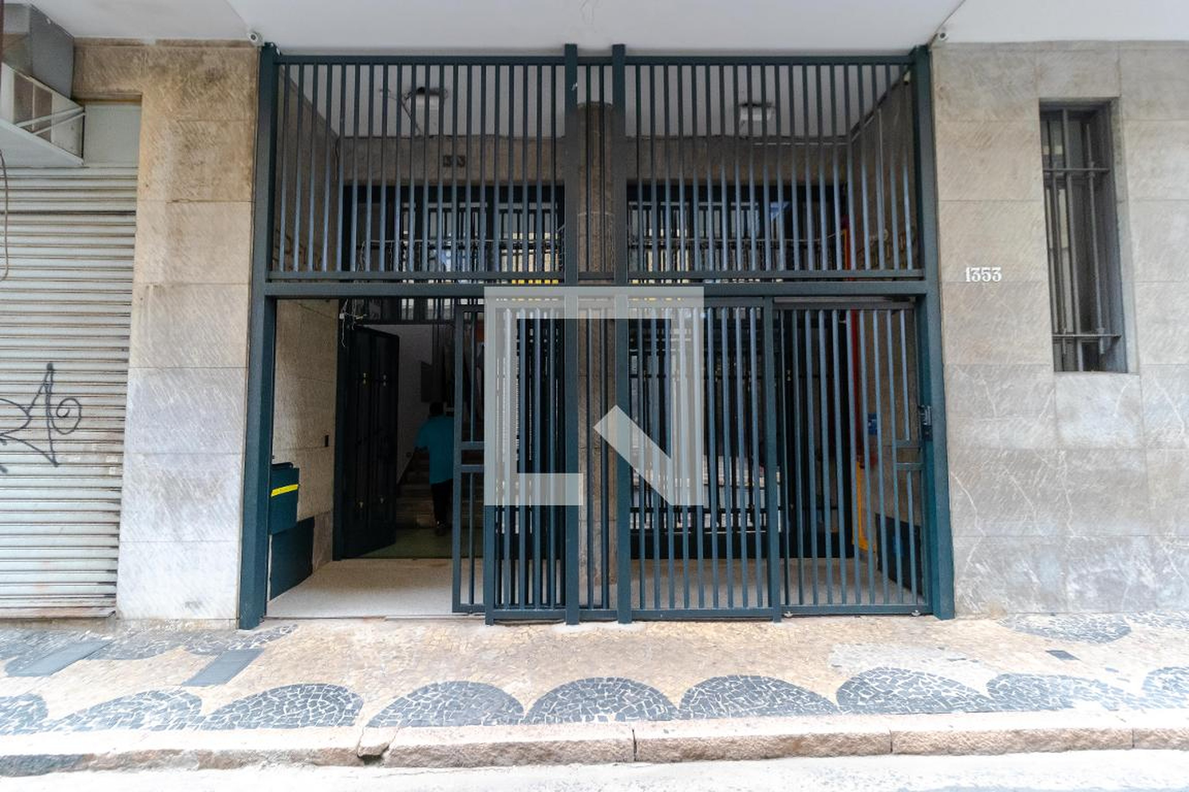 Fachada Condomínio em Rua Doutor Quirino, 1353