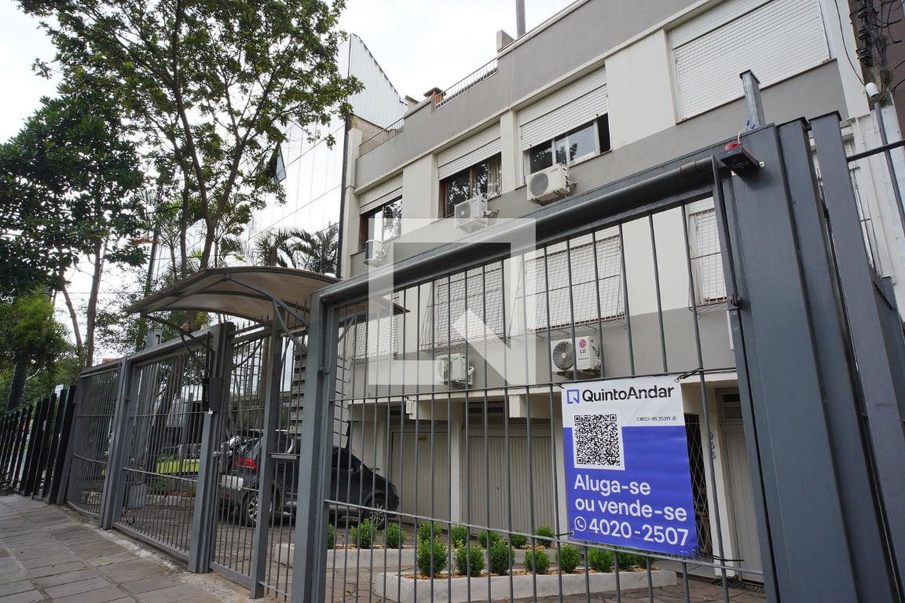 Fachada do Prédio Condomínio em Rua Coronel Corte Real, 955