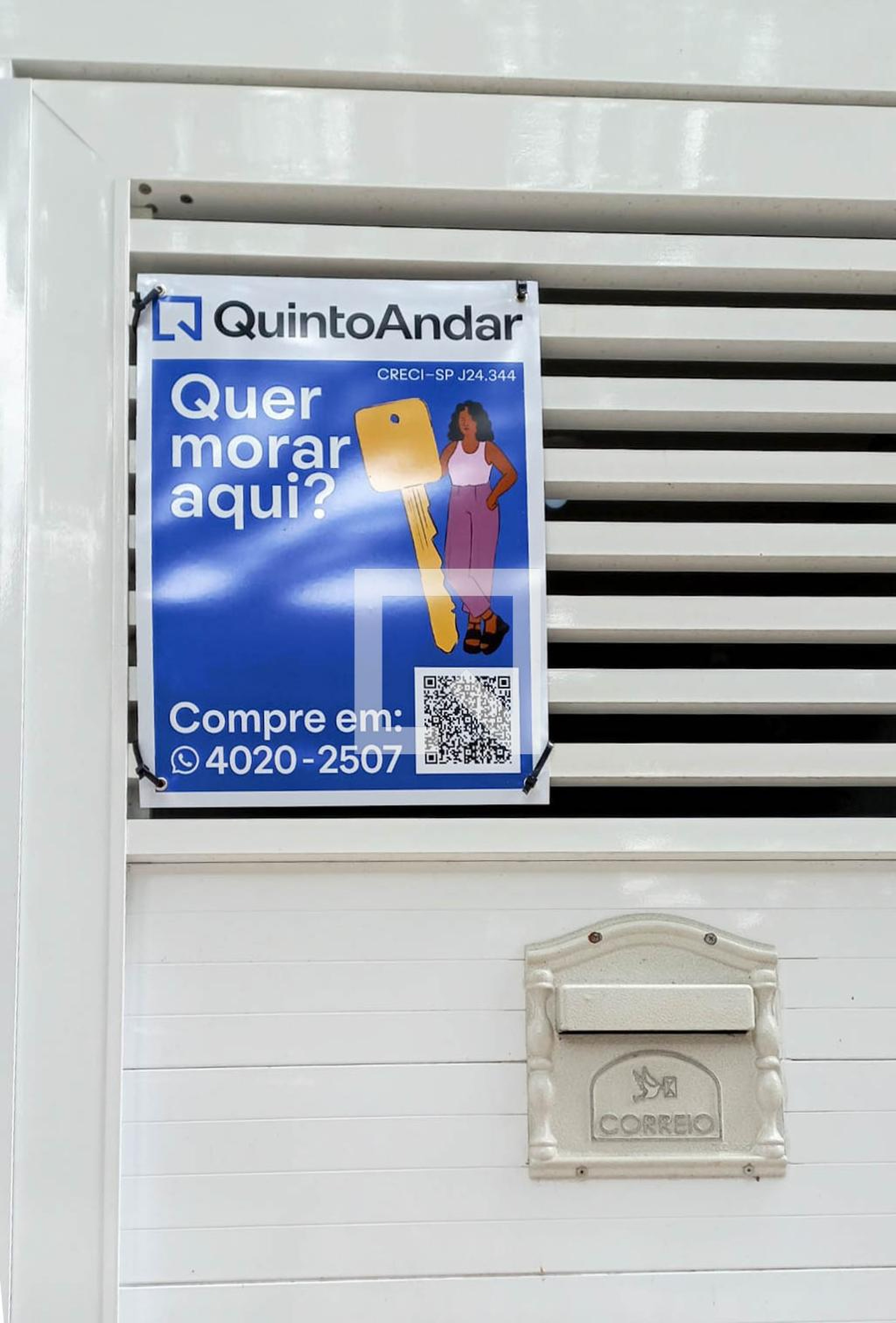 Fachada Condomínio em Rua África, 425