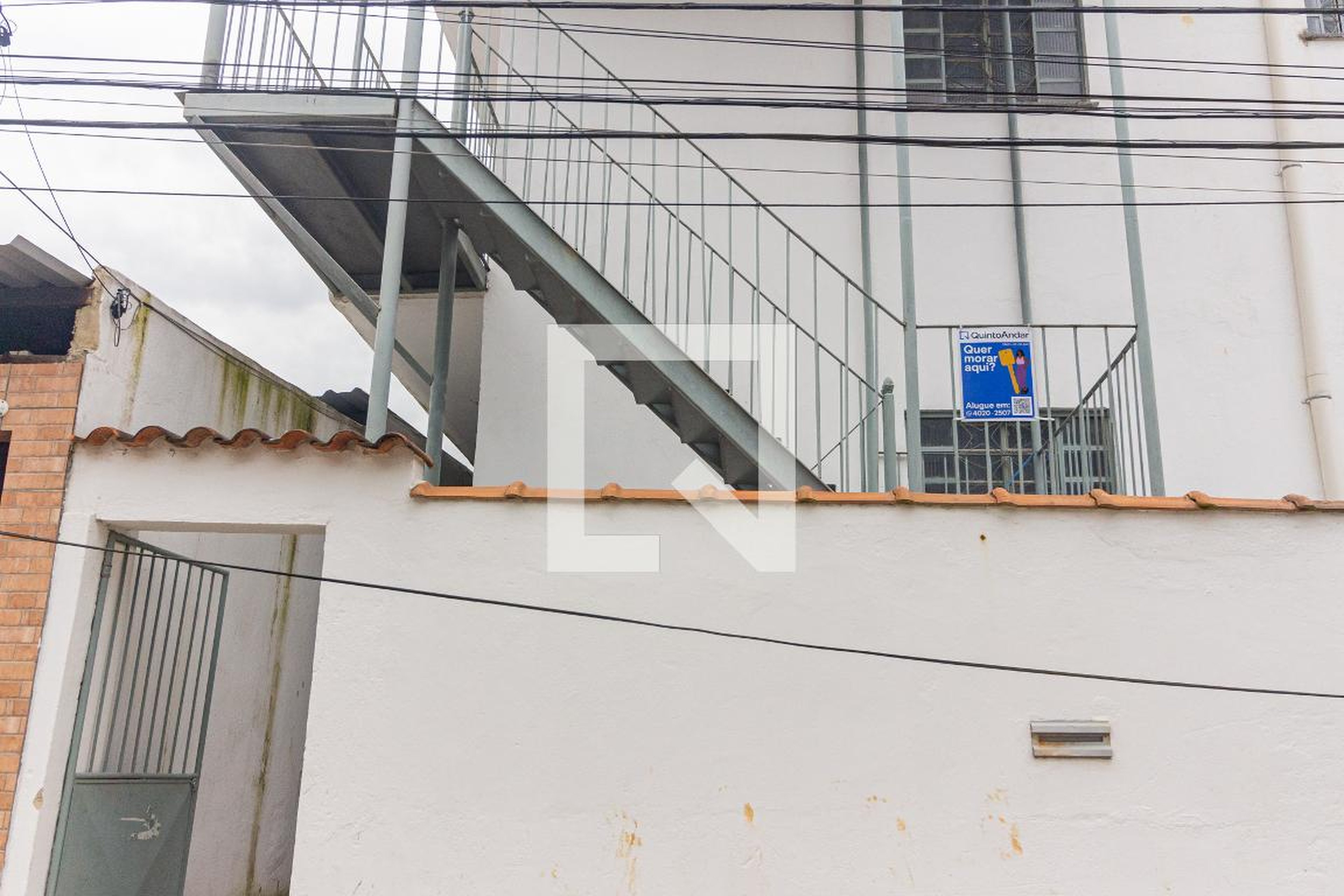 Fachada Condomínio em Rua India, 26