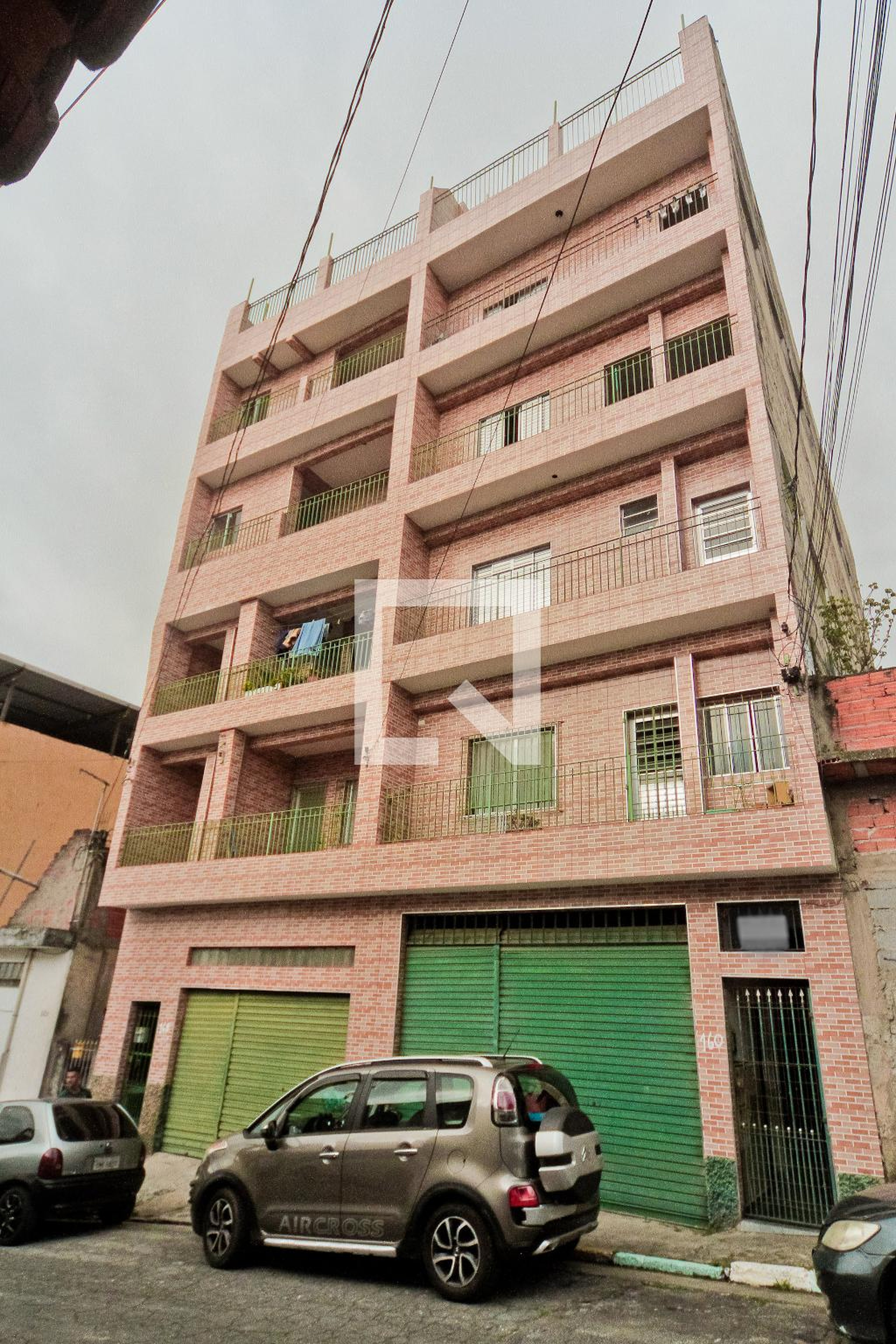 Fachada Condomínio em Rua Professora Carlinda Ribeiro, 168