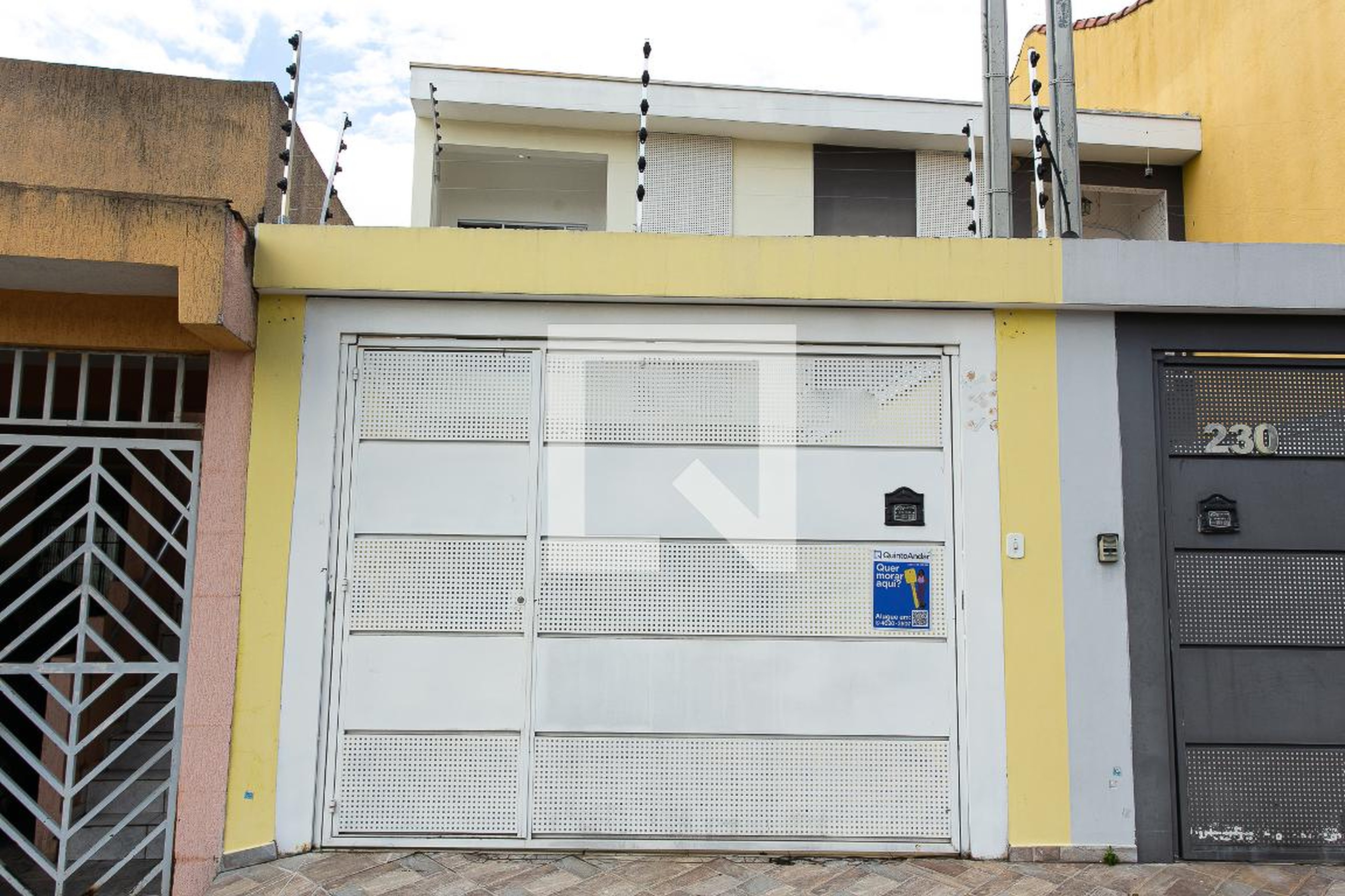 Fachada Condomínio em Rua Frei Orlando, 234