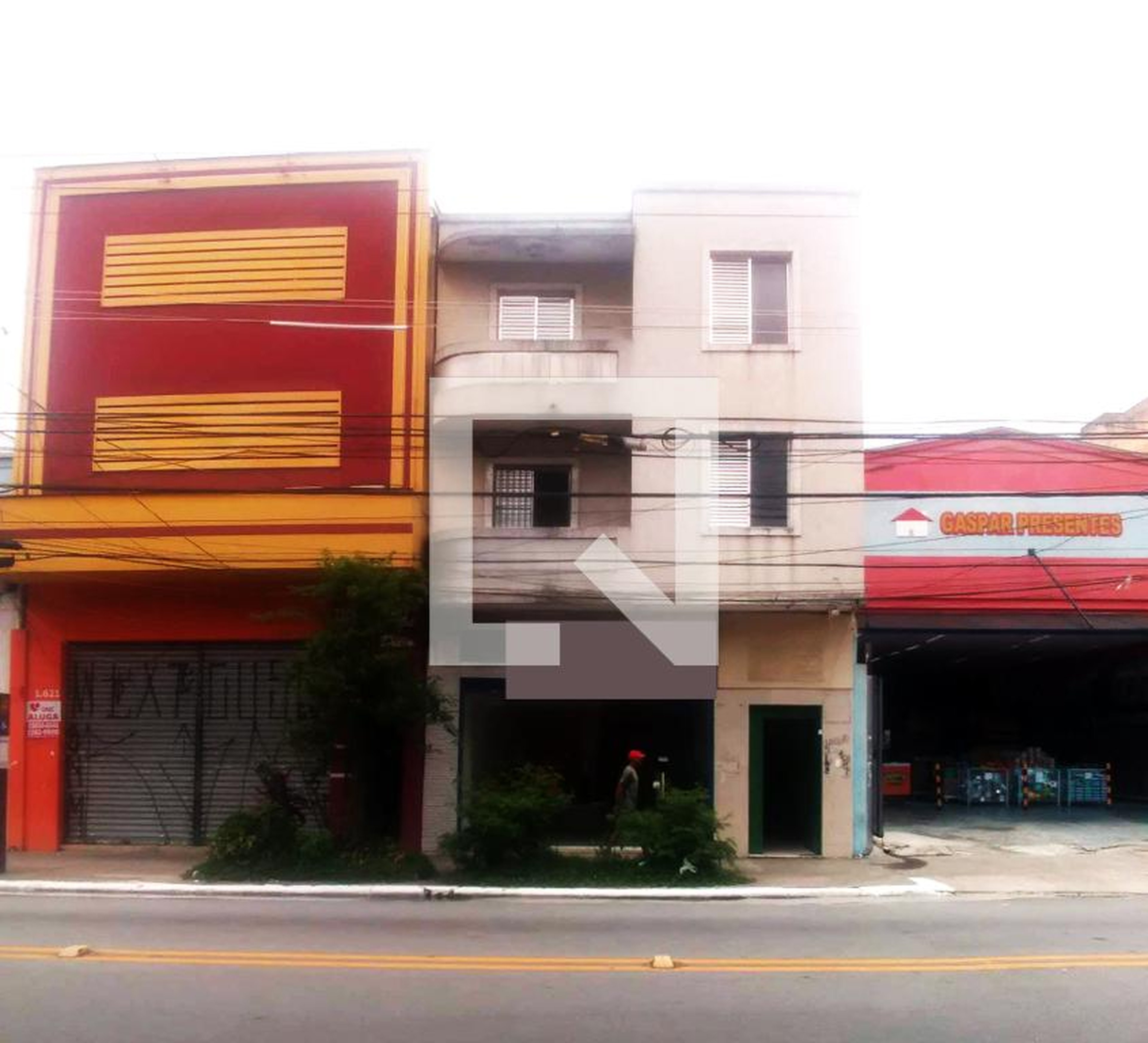 Fachada Condomínio em Rua Voluntários da Pátria, 1631